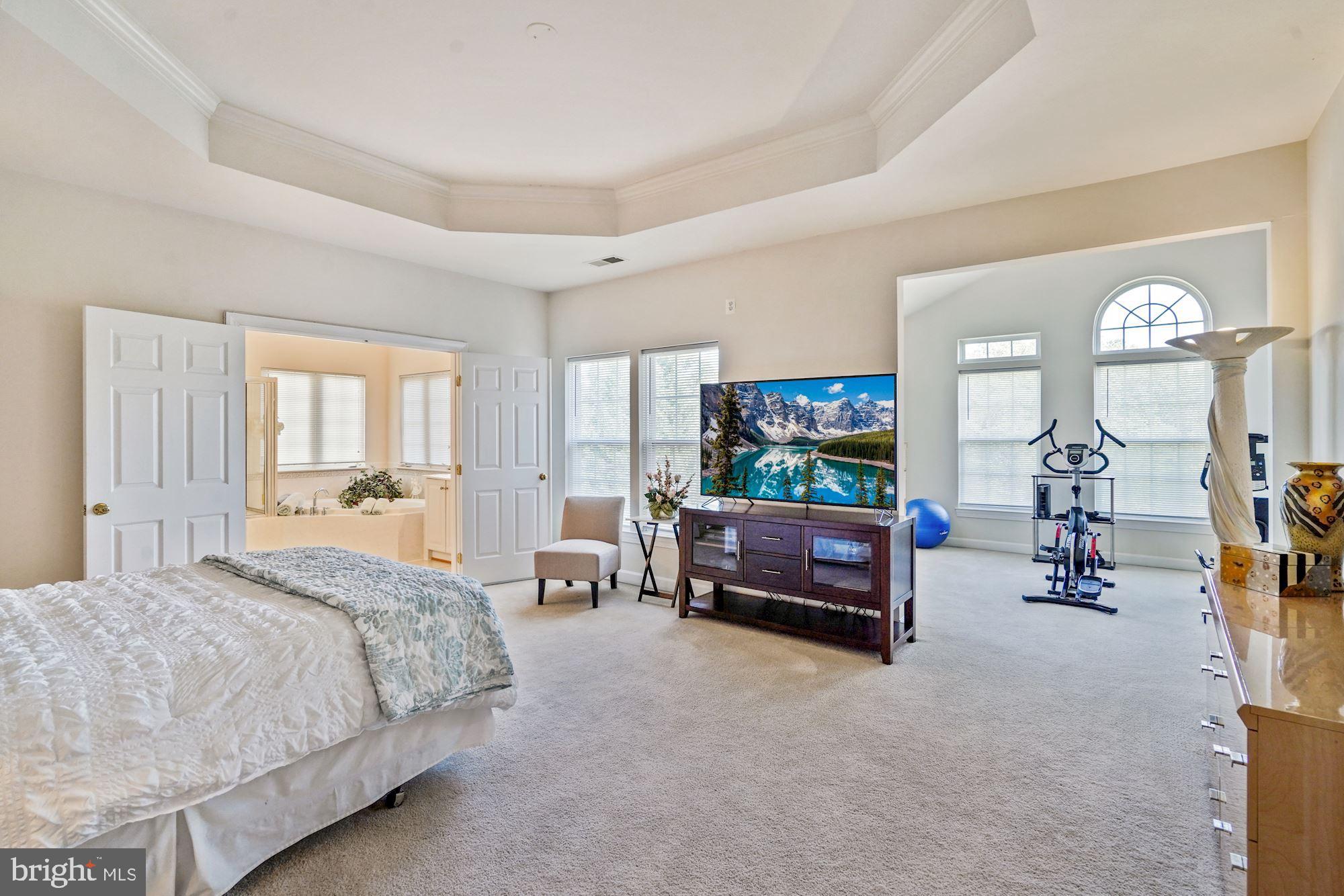 WINDSOR KNOLL - Residential