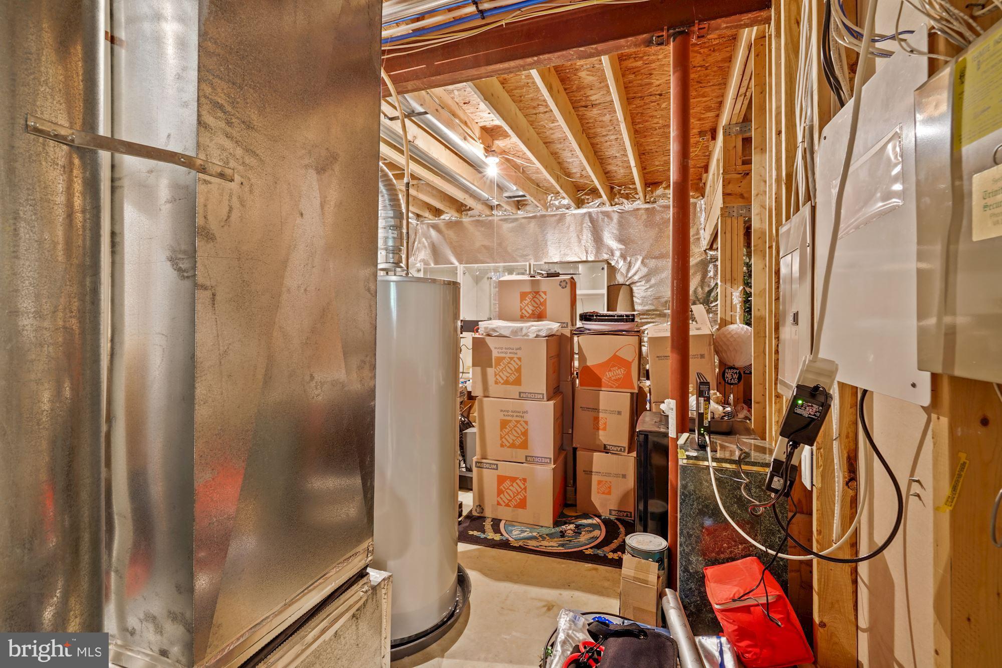 WINDSOR KNOLL - Residential