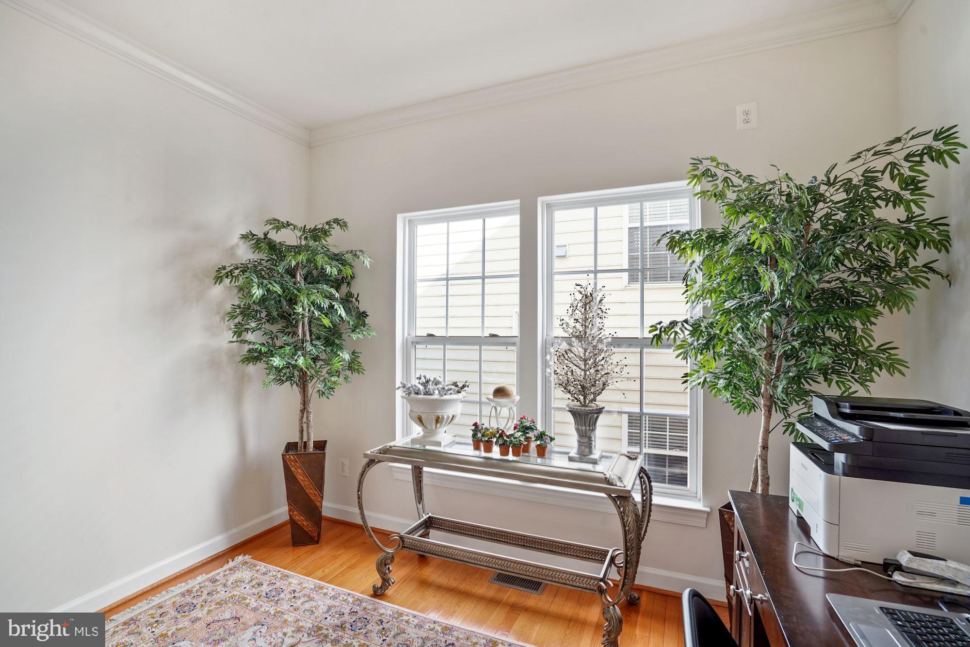 WINDSOR KNOLL - Residential