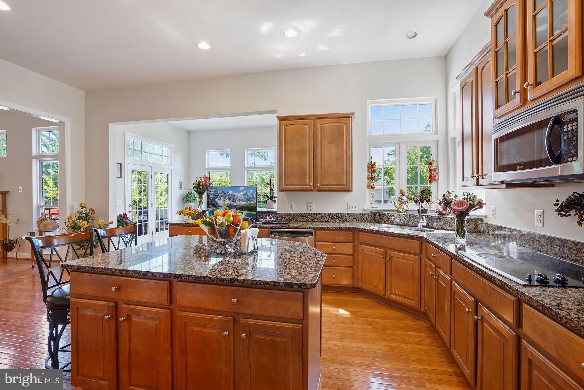 WINDSOR KNOLL - Residential