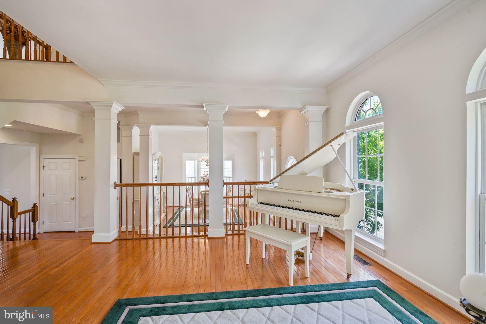 WINDSOR KNOLL - Residential