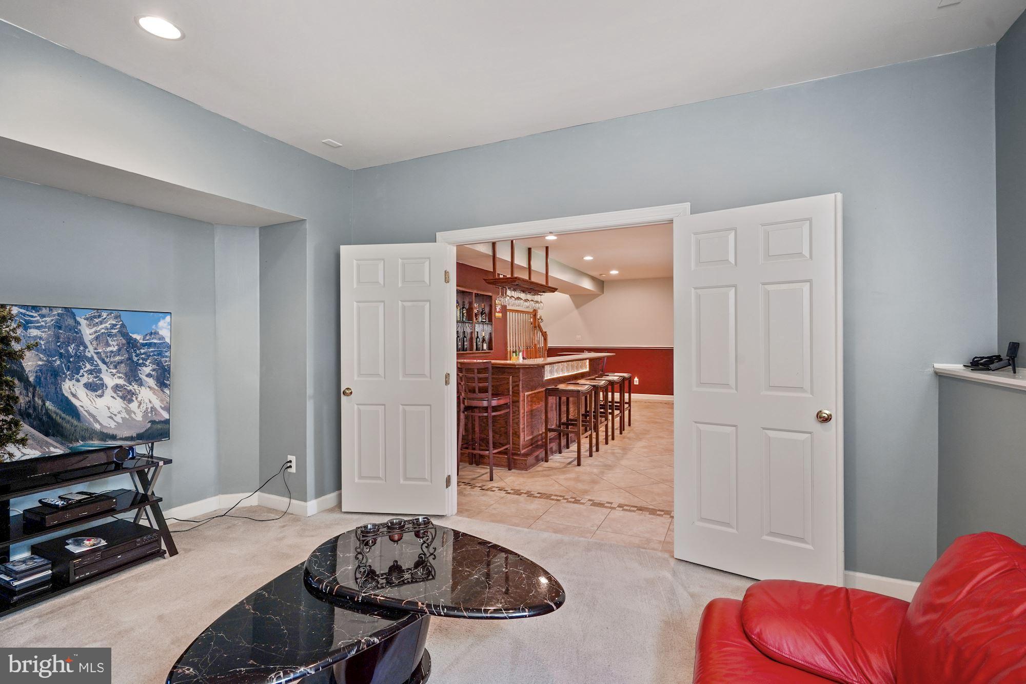 WINDSOR KNOLL - Residential