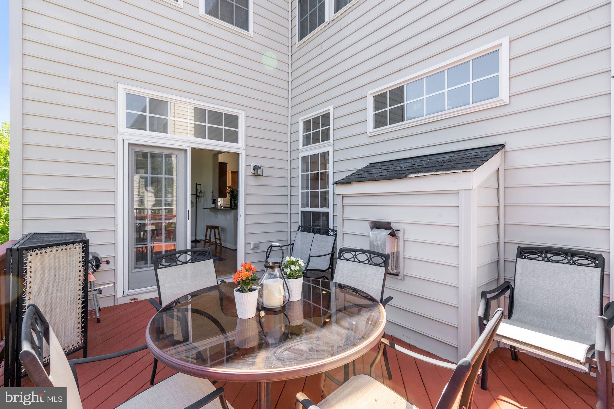 WINDSOR KNOLL - Residential