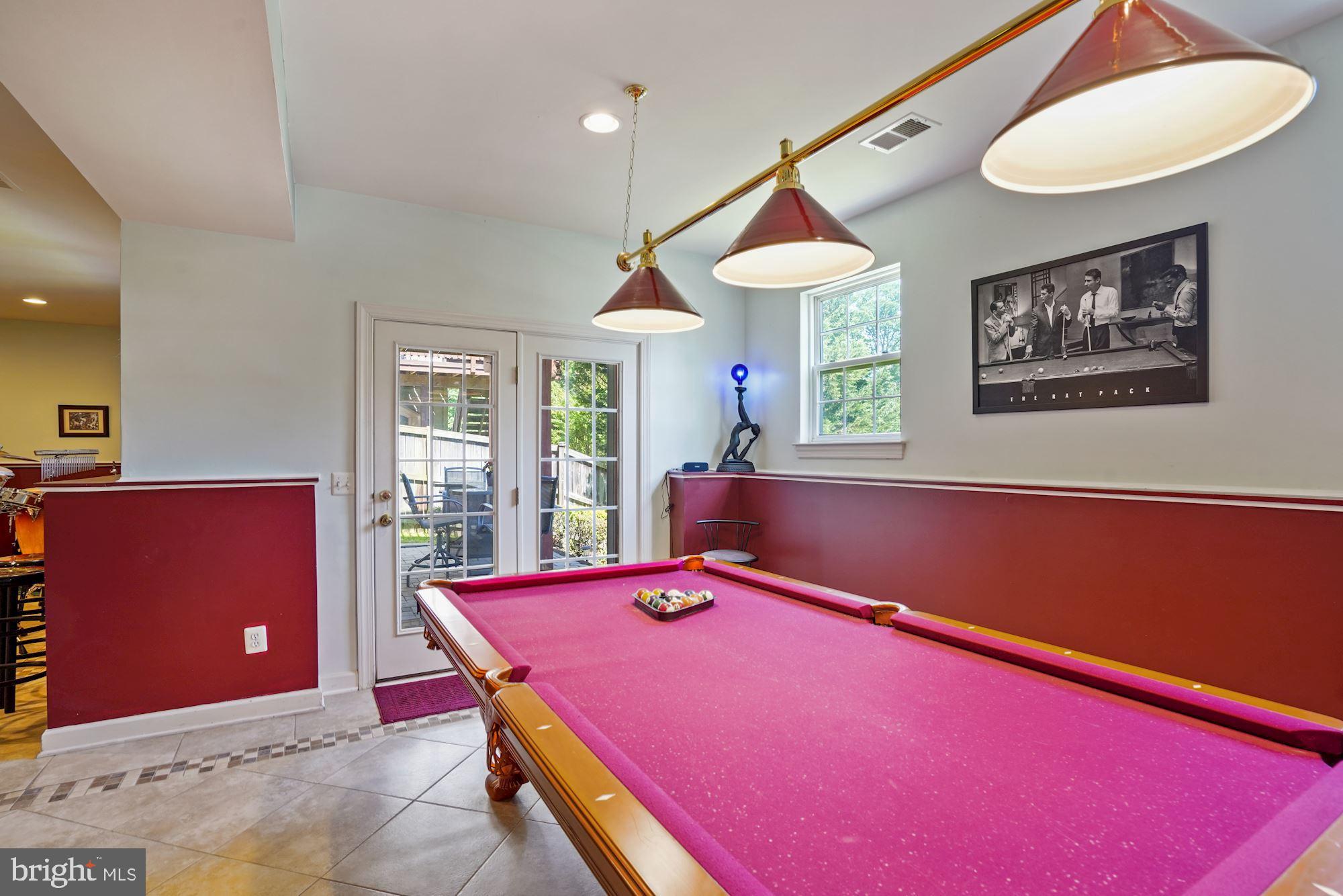 WINDSOR KNOLL - Residential