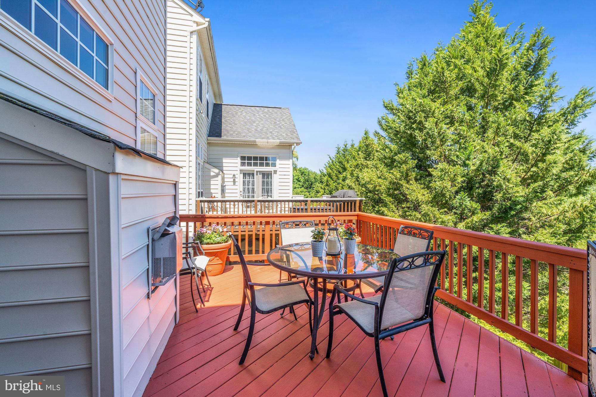 WINDSOR KNOLL - Residential