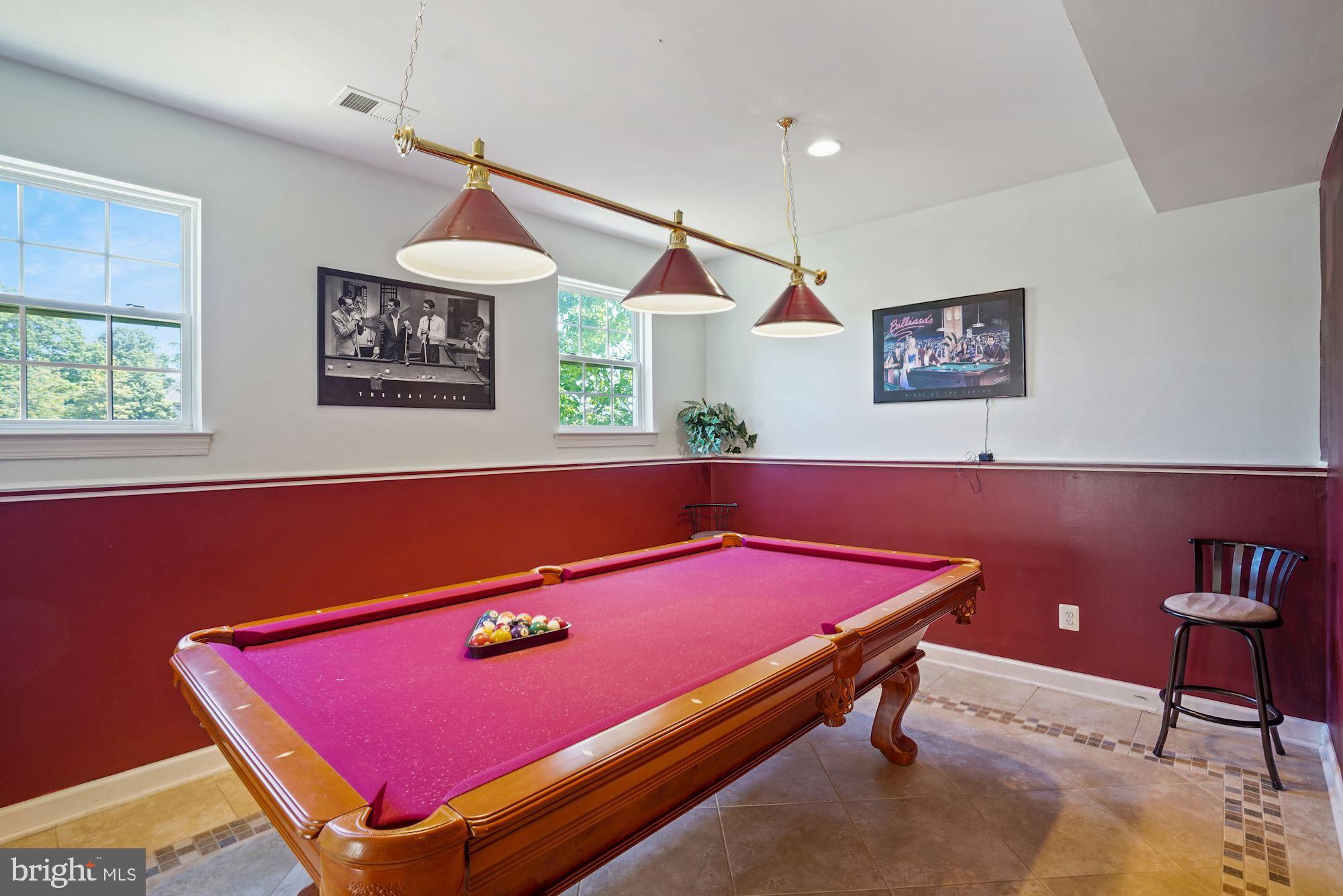 WINDSOR KNOLL - Residential