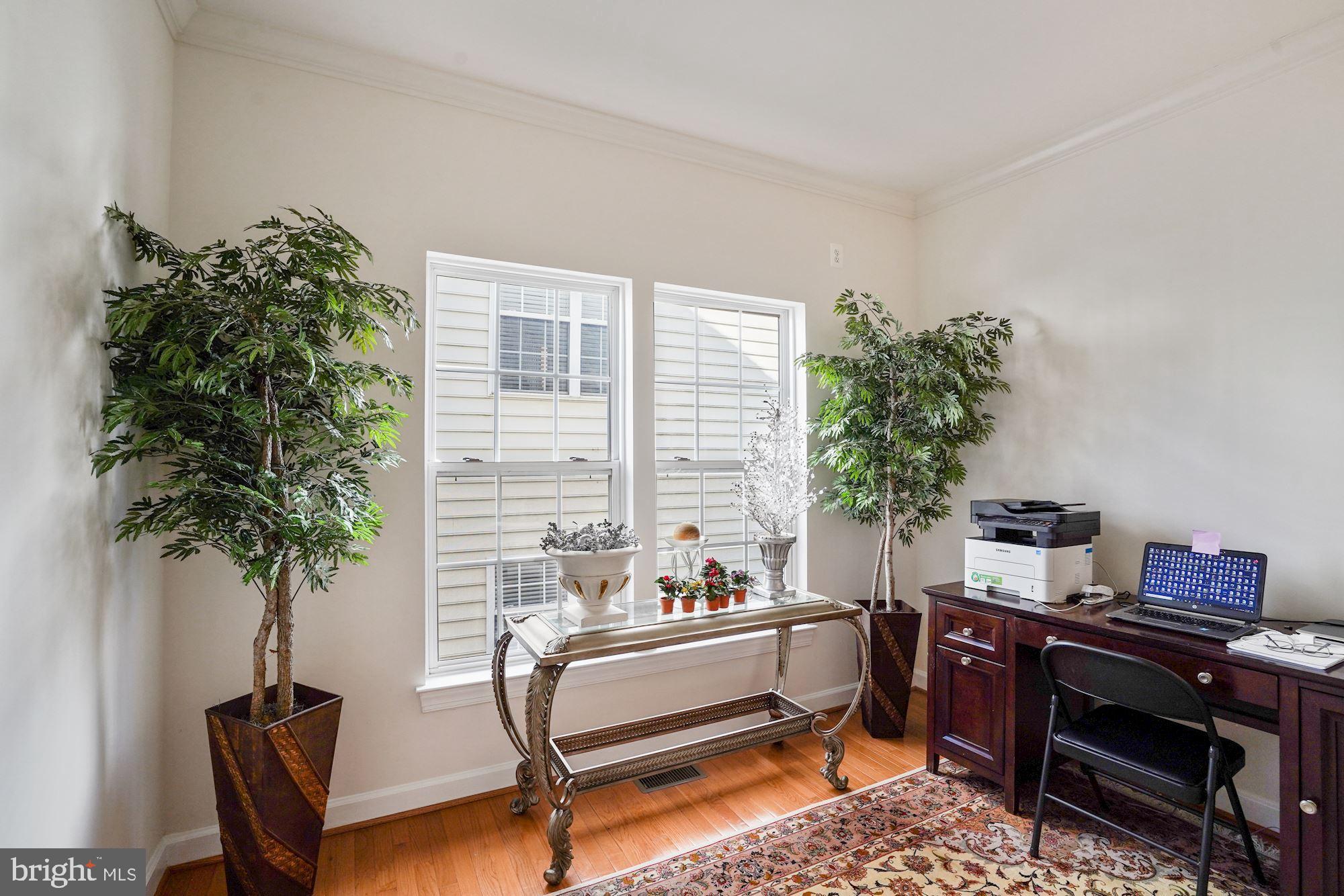 WINDSOR KNOLL - Residential