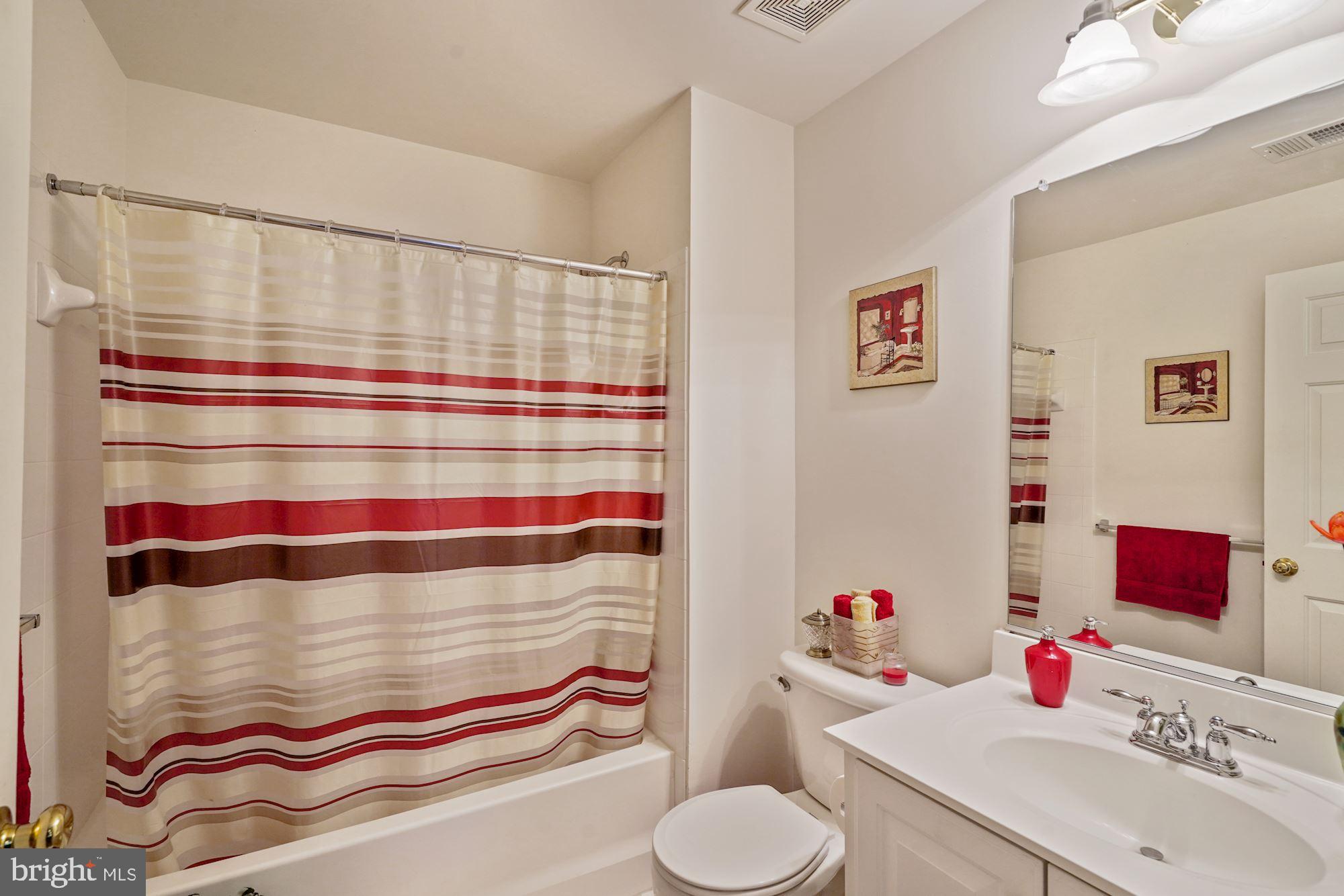 WINDSOR KNOLL - Residential