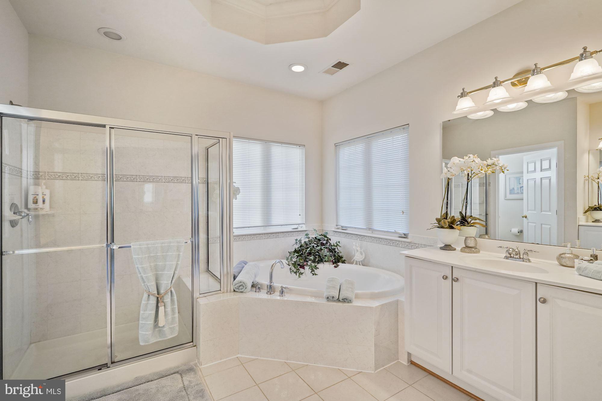 WINDSOR KNOLL - Residential