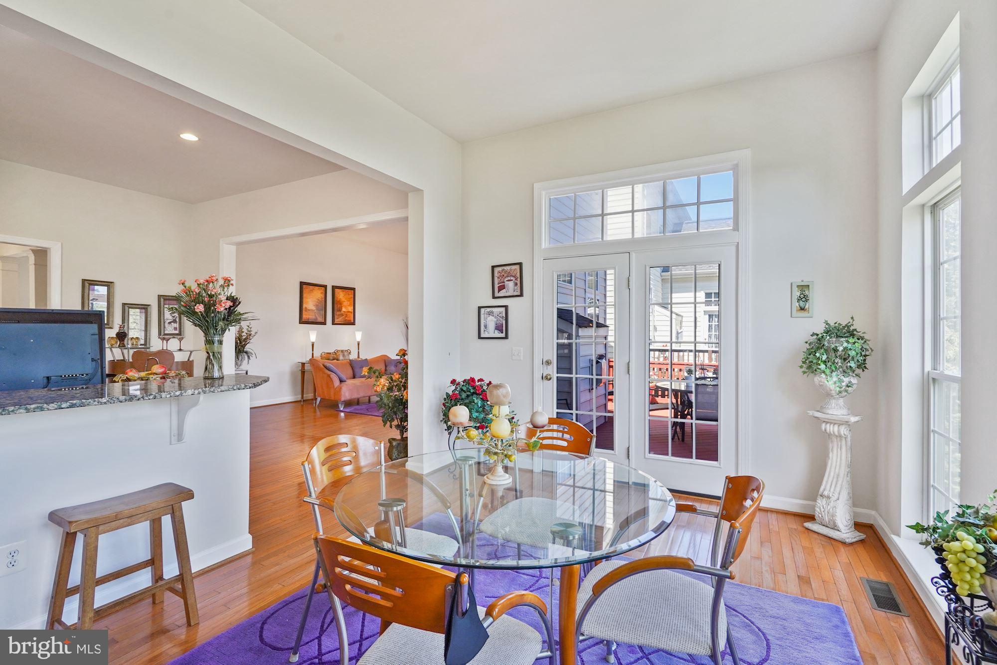 WINDSOR KNOLL - Residential