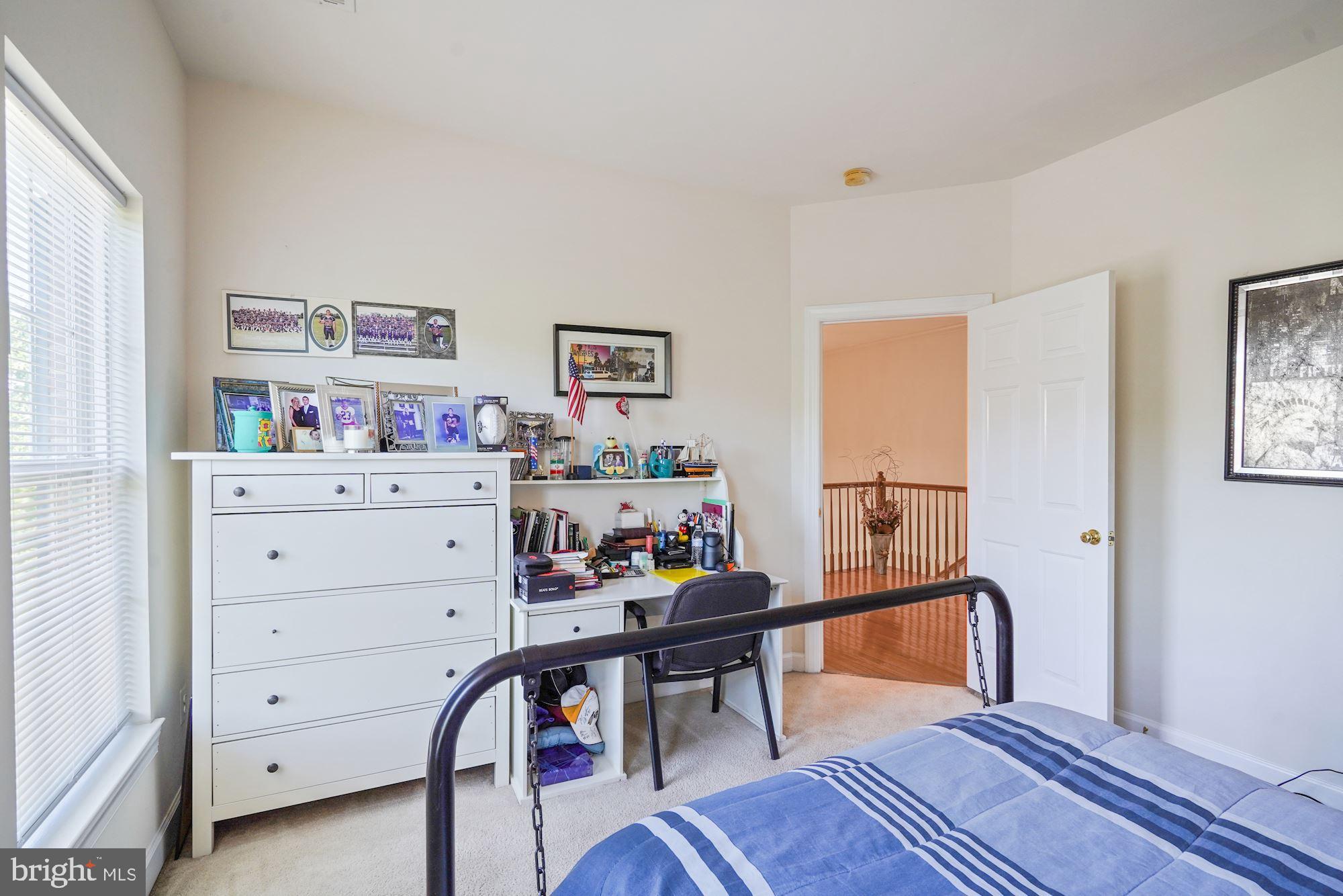 WINDSOR KNOLL - Residential