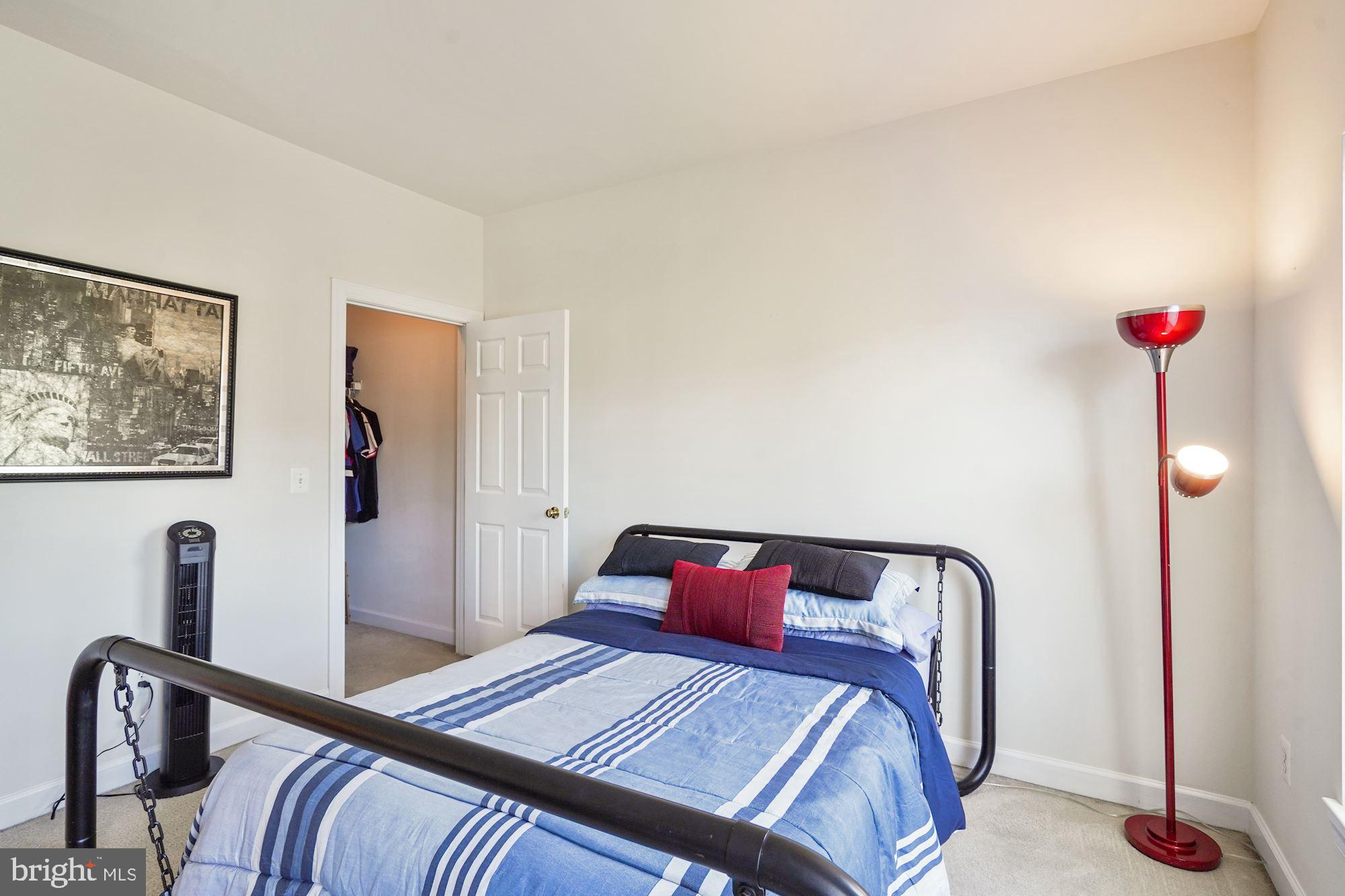 WINDSOR KNOLL - Residential