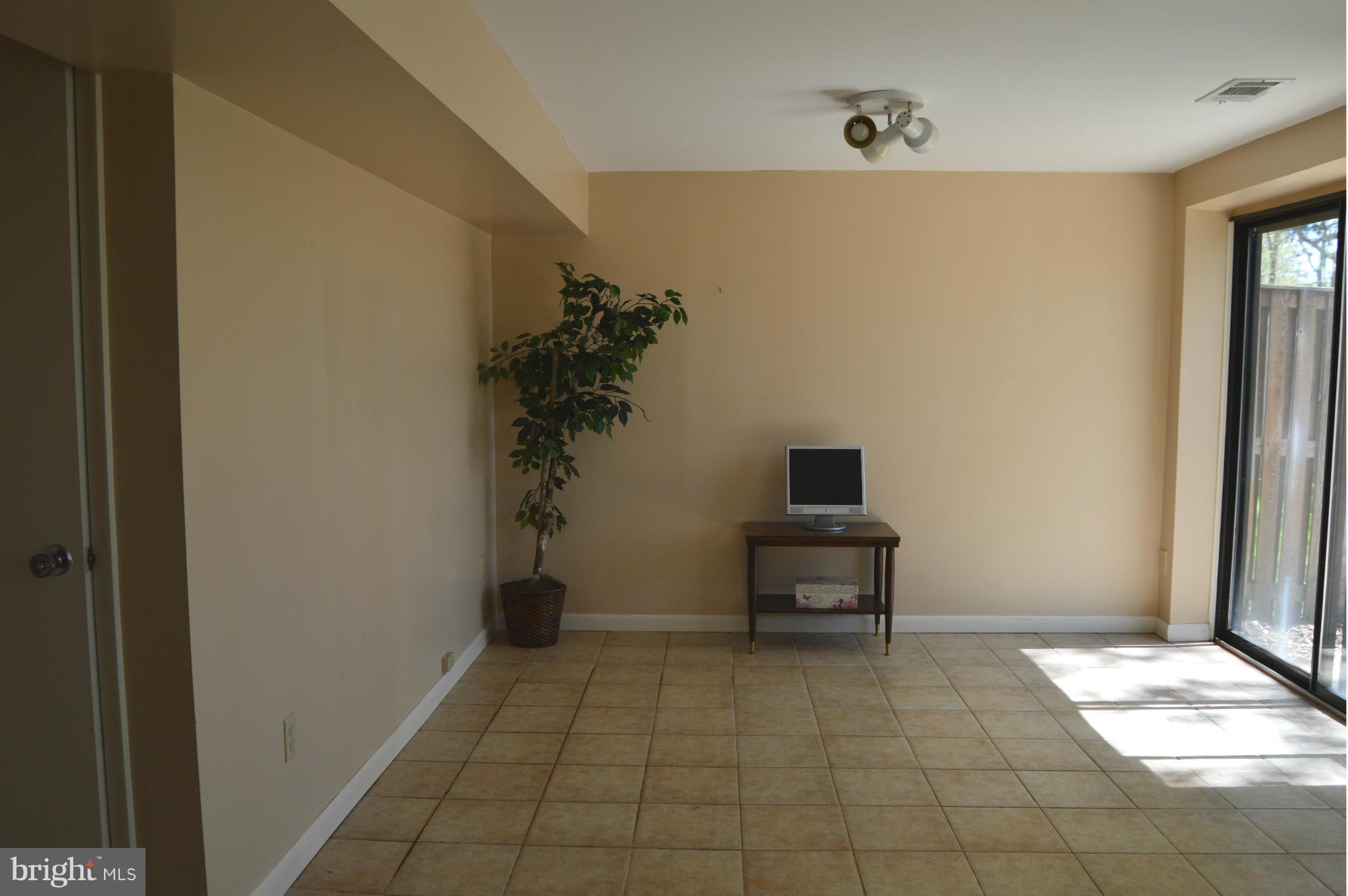 GLEN ORA - PLAT 9 - Residential