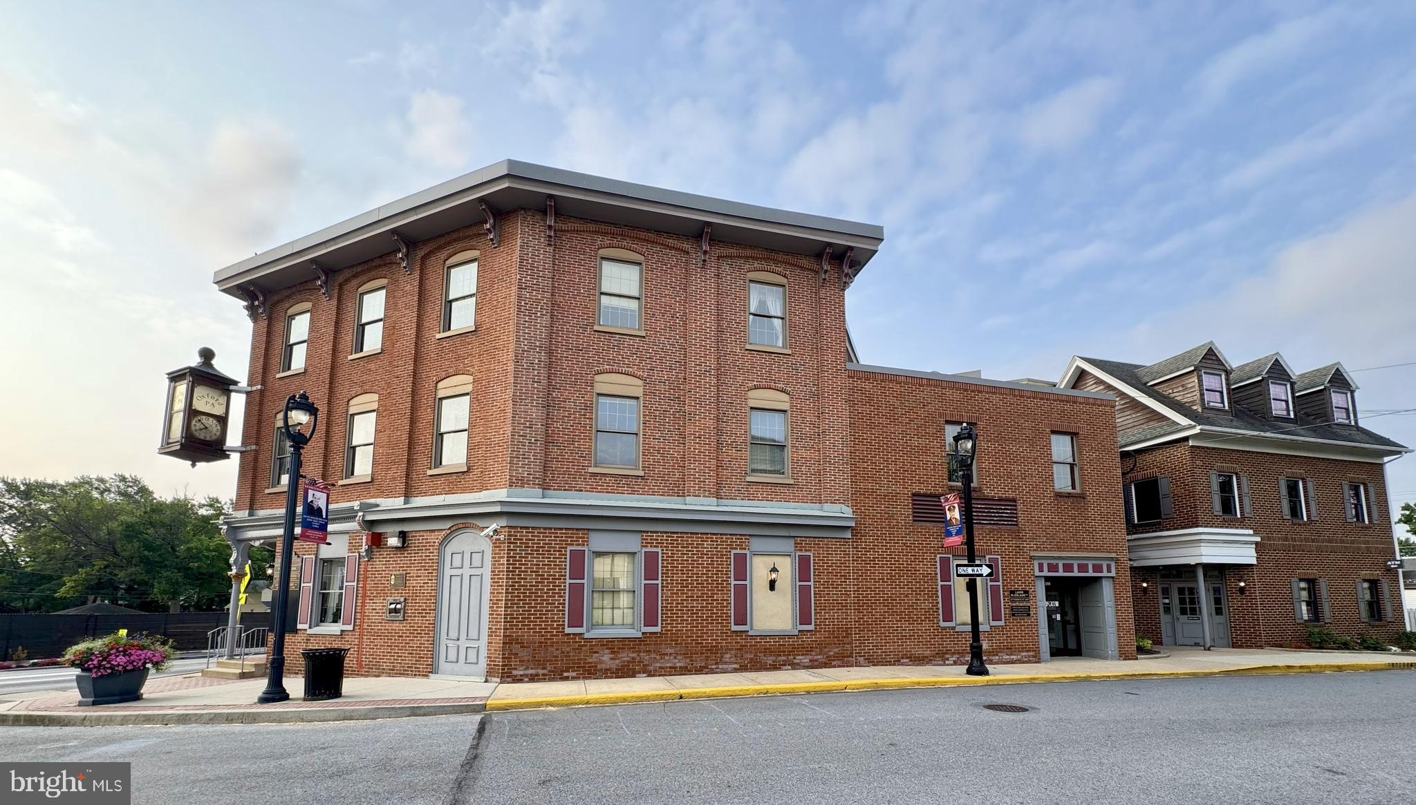 OXFORD BORO - Commercial Lease