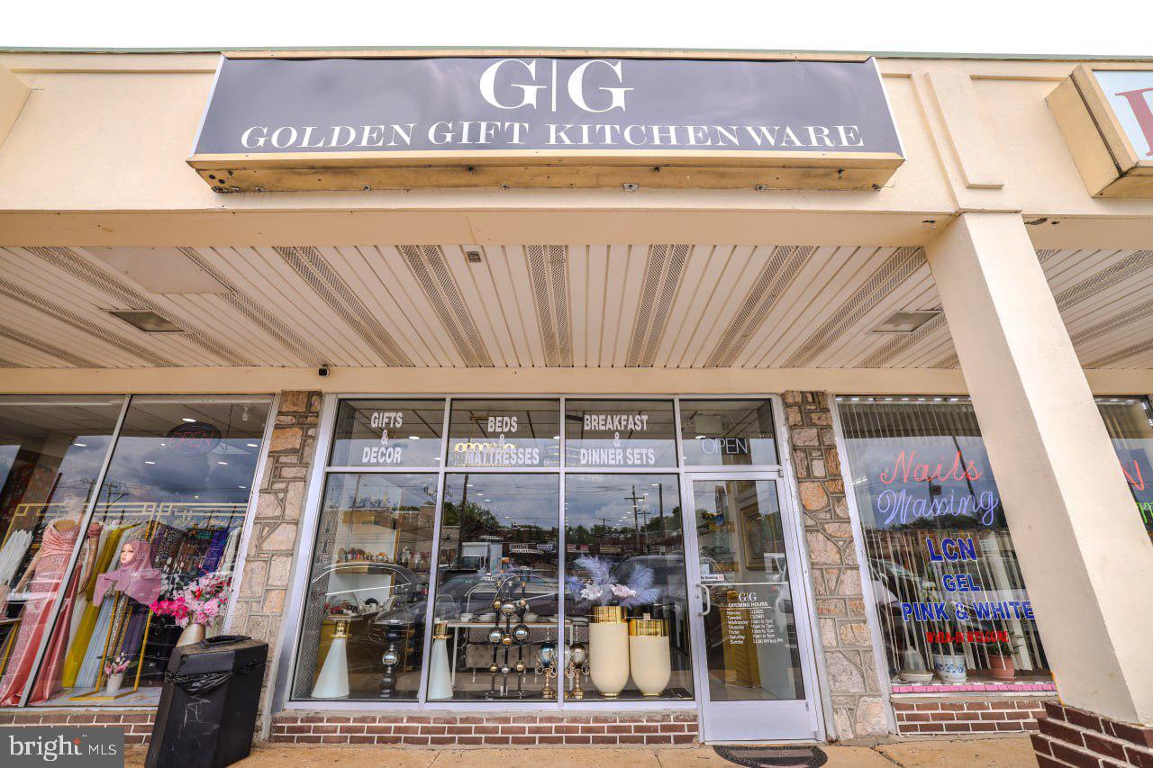 Seize the opportunity to own and operate a well-established kitchenware shop located in the bustling area of Northeast Philadelphia.
Situated in a high-traffic area with excellent visibility and easy access, ensuring a steady flow of customers.
Inventory: A comprehensive range of kitchen essentials, from cookware and utensils to small appliances and gadgets, catering to both amateur cooks and professional chefs.
Established Brand: Strong local presence with a reputation for quality and reliability. The business enjoys repeat customers and word-of-mouth referrals.
Favorable lease terms with an option for renewal, ensuring stability and long-term security.
Ample parking space available for customers.
Proximity to complementary businesses such as grocery stores, cafes, and restaurants, enhancing foot traffic.
Excellent opportunity for growth and expansion, including potential for more online sales and local partnerships.
Current owner willing to provide training and support during the transition period.