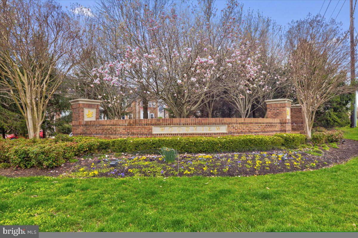 WOODVIEW VILLAGE WEST - Residential