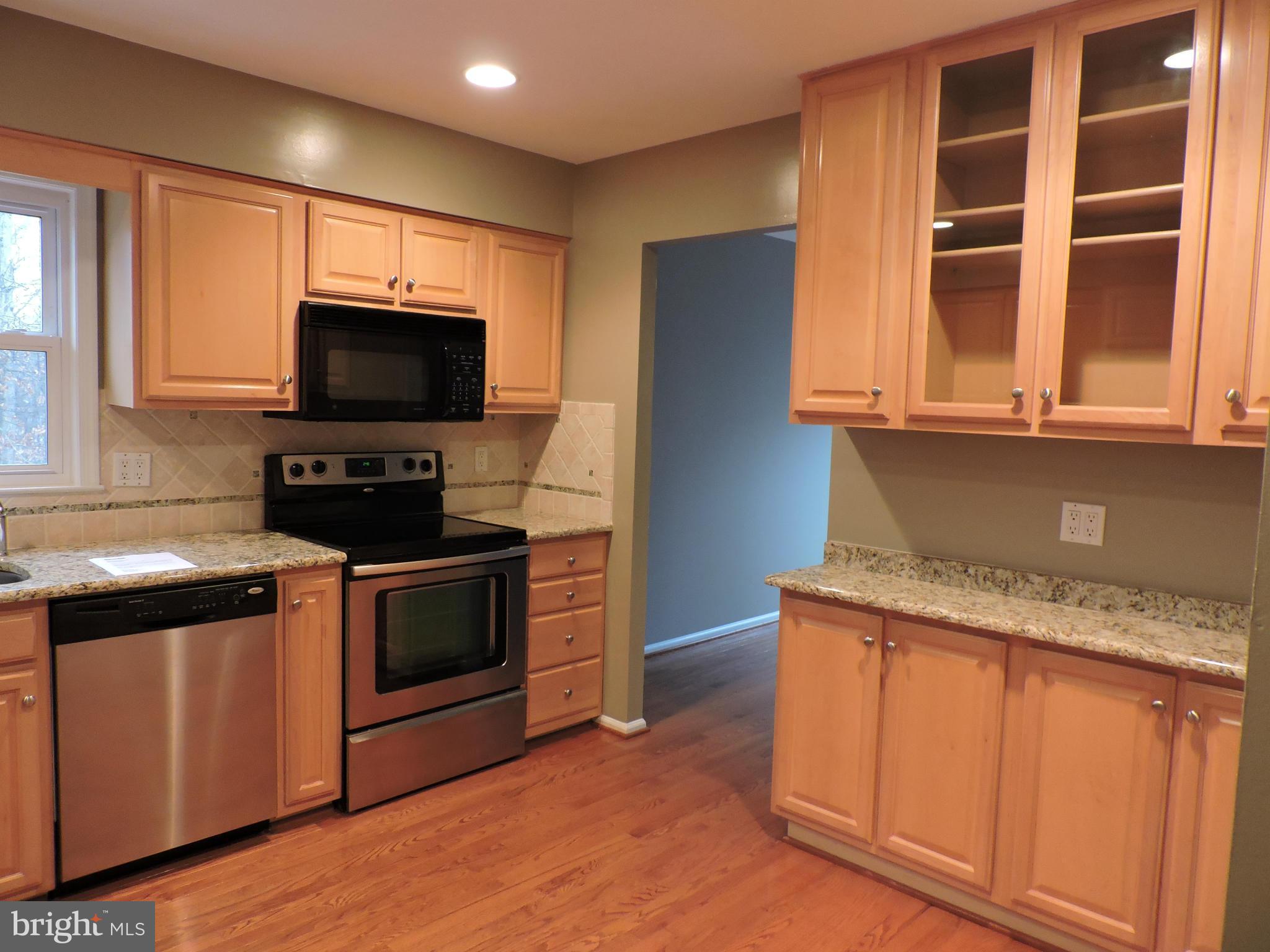 LAKE RIDGE/PROMONTRY OAK - Residential Lease