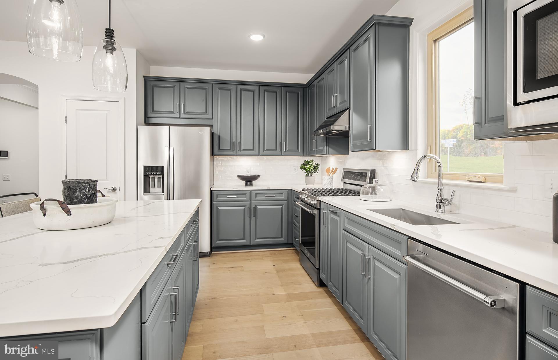 MONTEBELLO - Residential