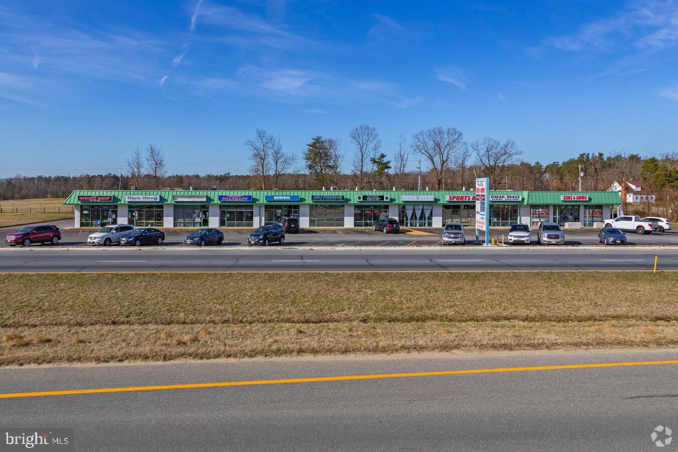 Conveniently located in the heart of Mechanicsville on the Southside of Three Notch. Tenant pays for electric, internet and general upkeep of the suite. Negotiable terms starting at one through three years.