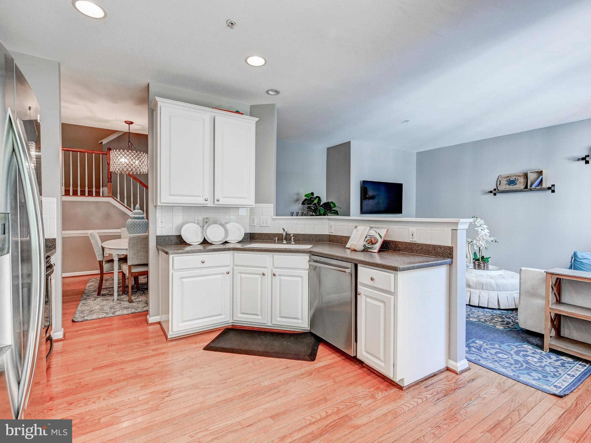 COLLEGE HILLS - Residential