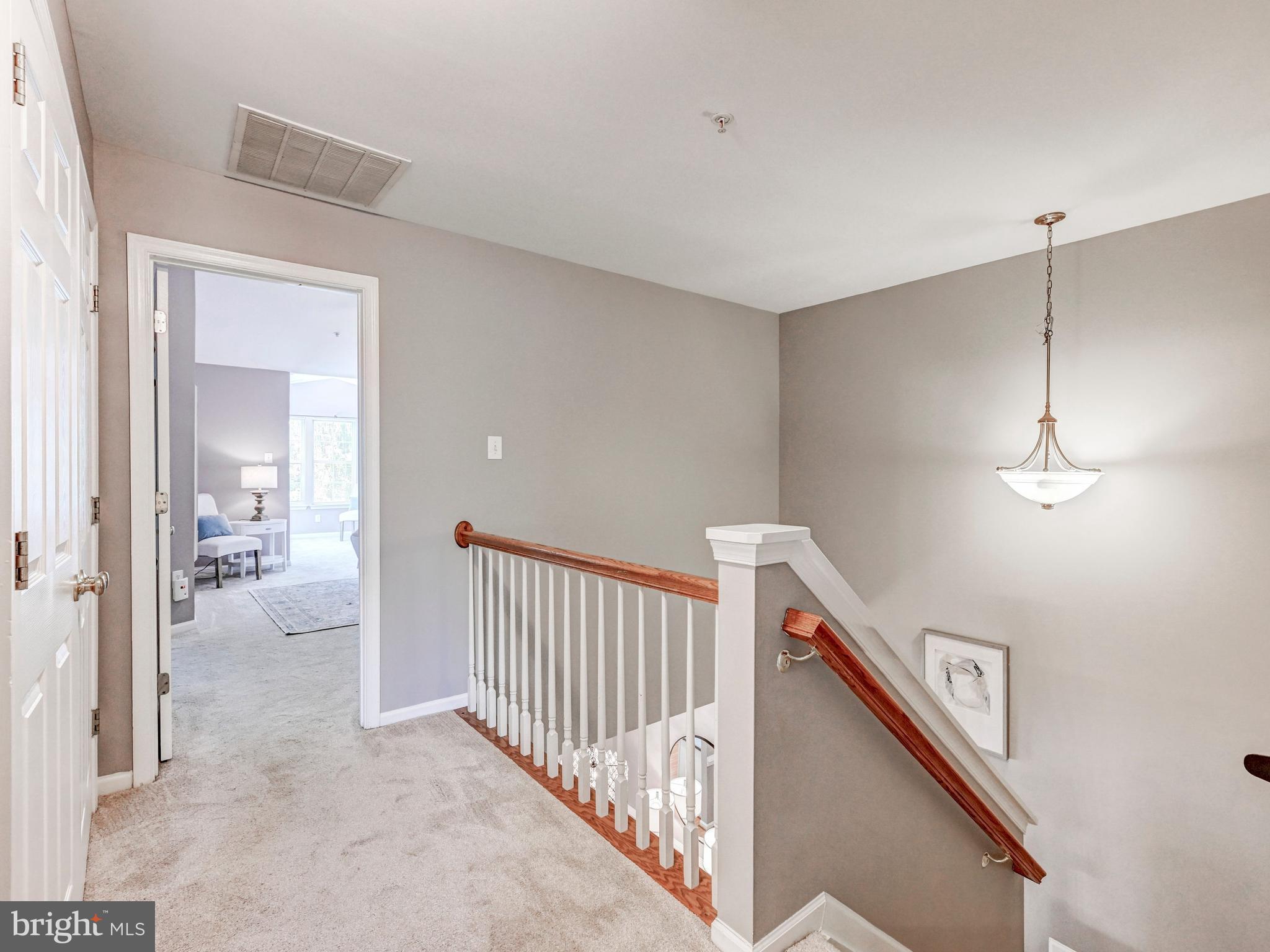 COLLEGE HILLS - Residential