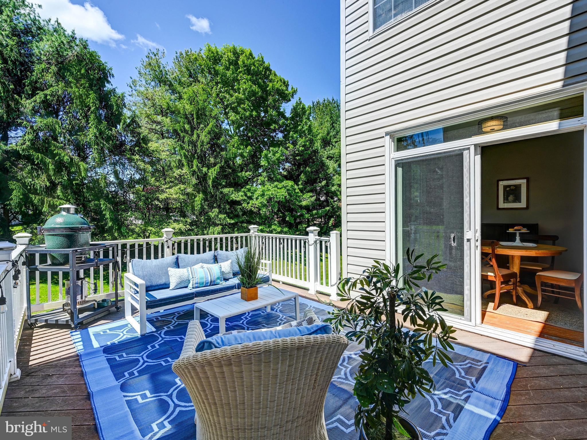 COLLEGE HILLS - Residential