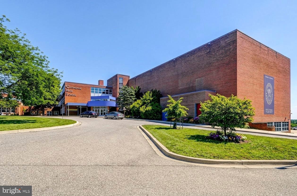 COLLEGE HILLS - Residential
