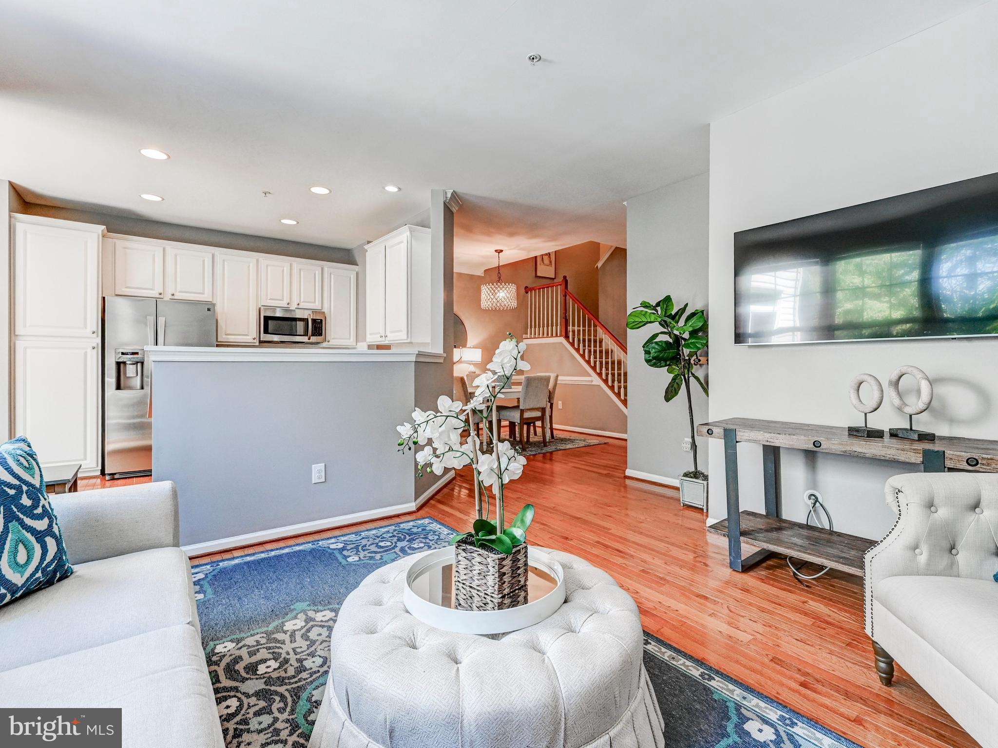 COLLEGE HILLS - Residential