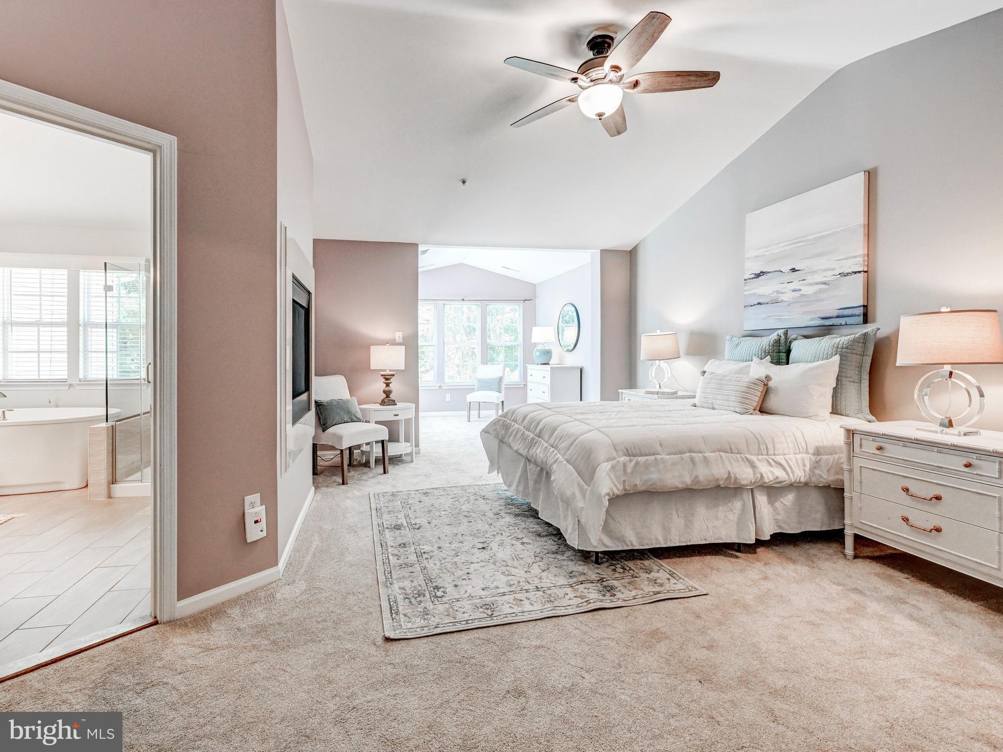 COLLEGE HILLS - Residential
