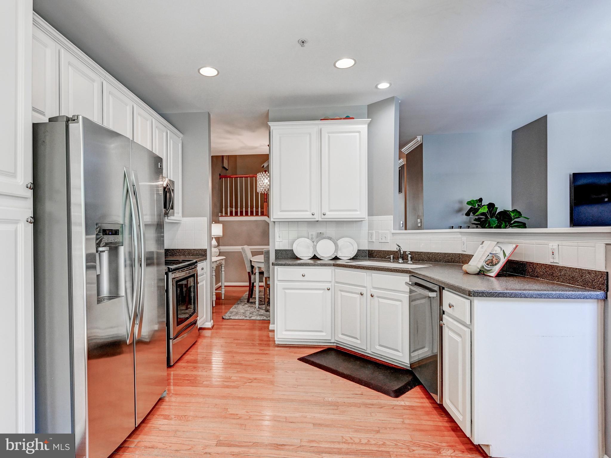 COLLEGE HILLS - Residential