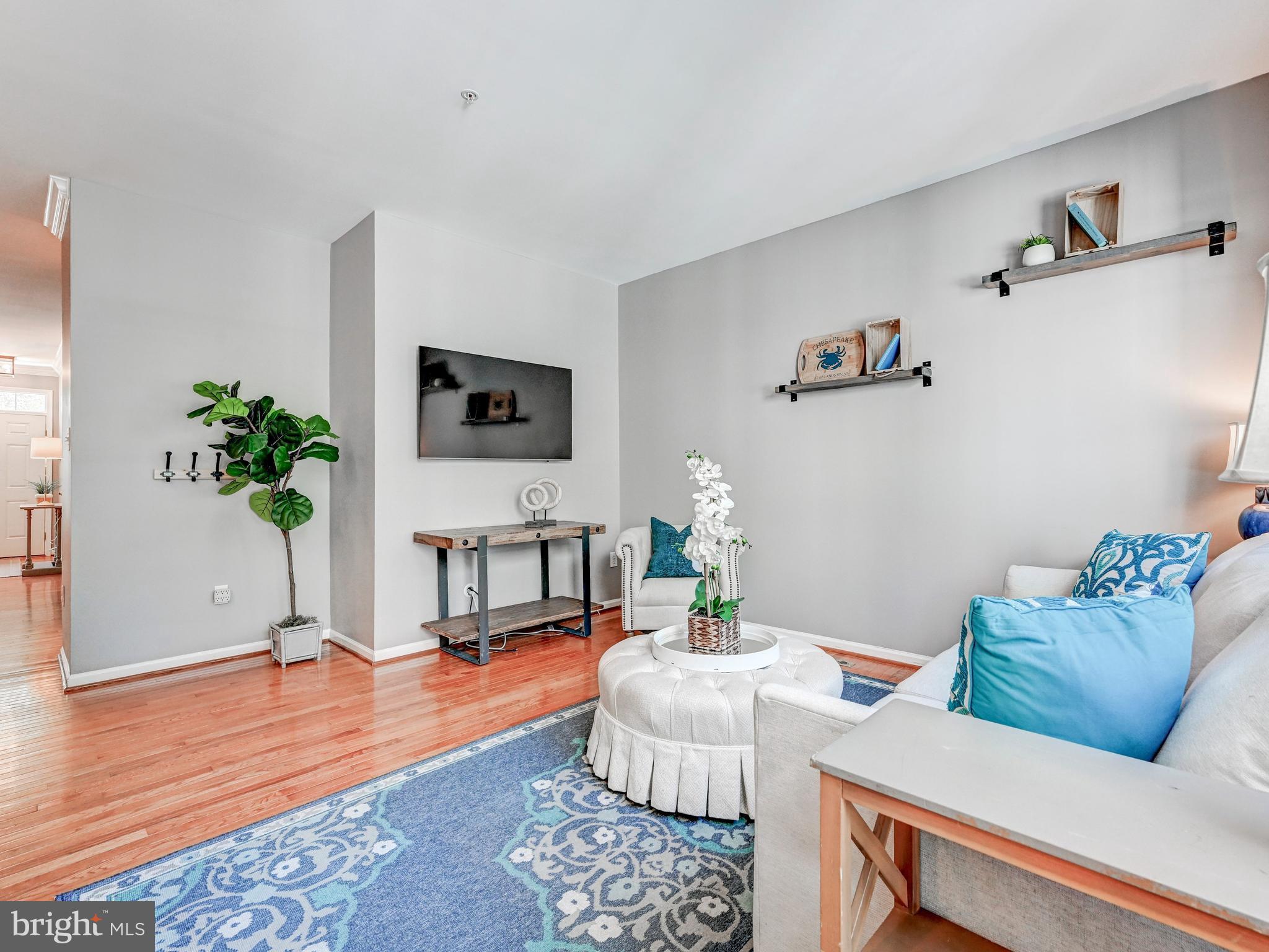 COLLEGE HILLS - Residential