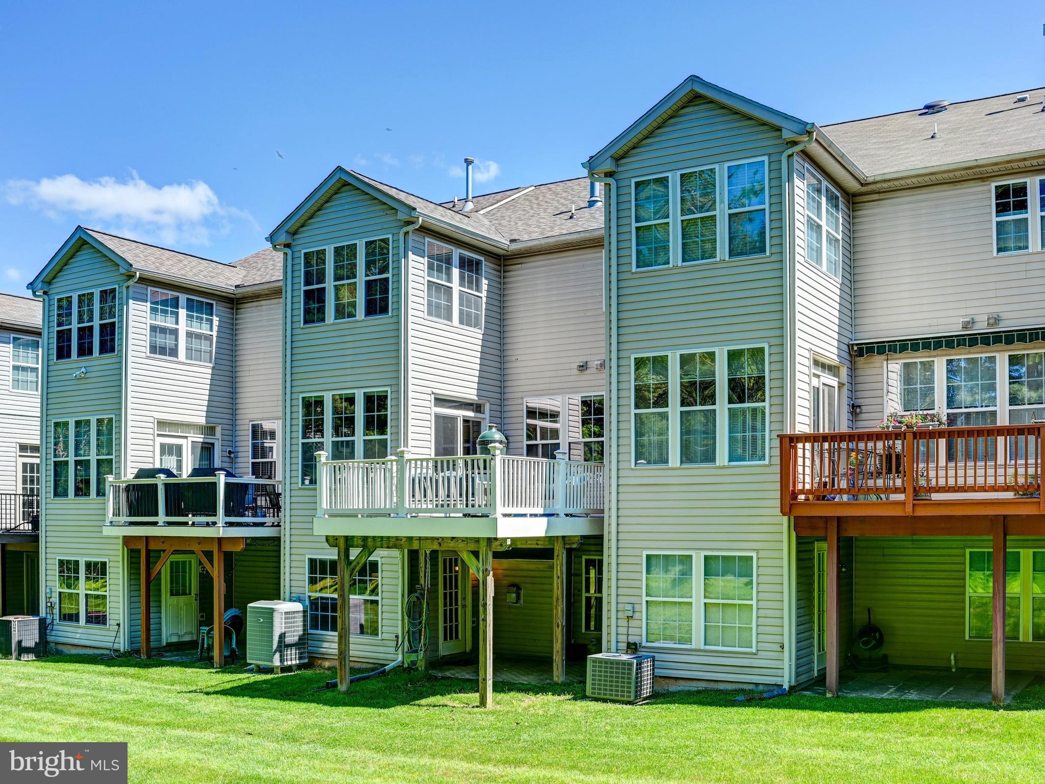COLLEGE HILLS - Residential