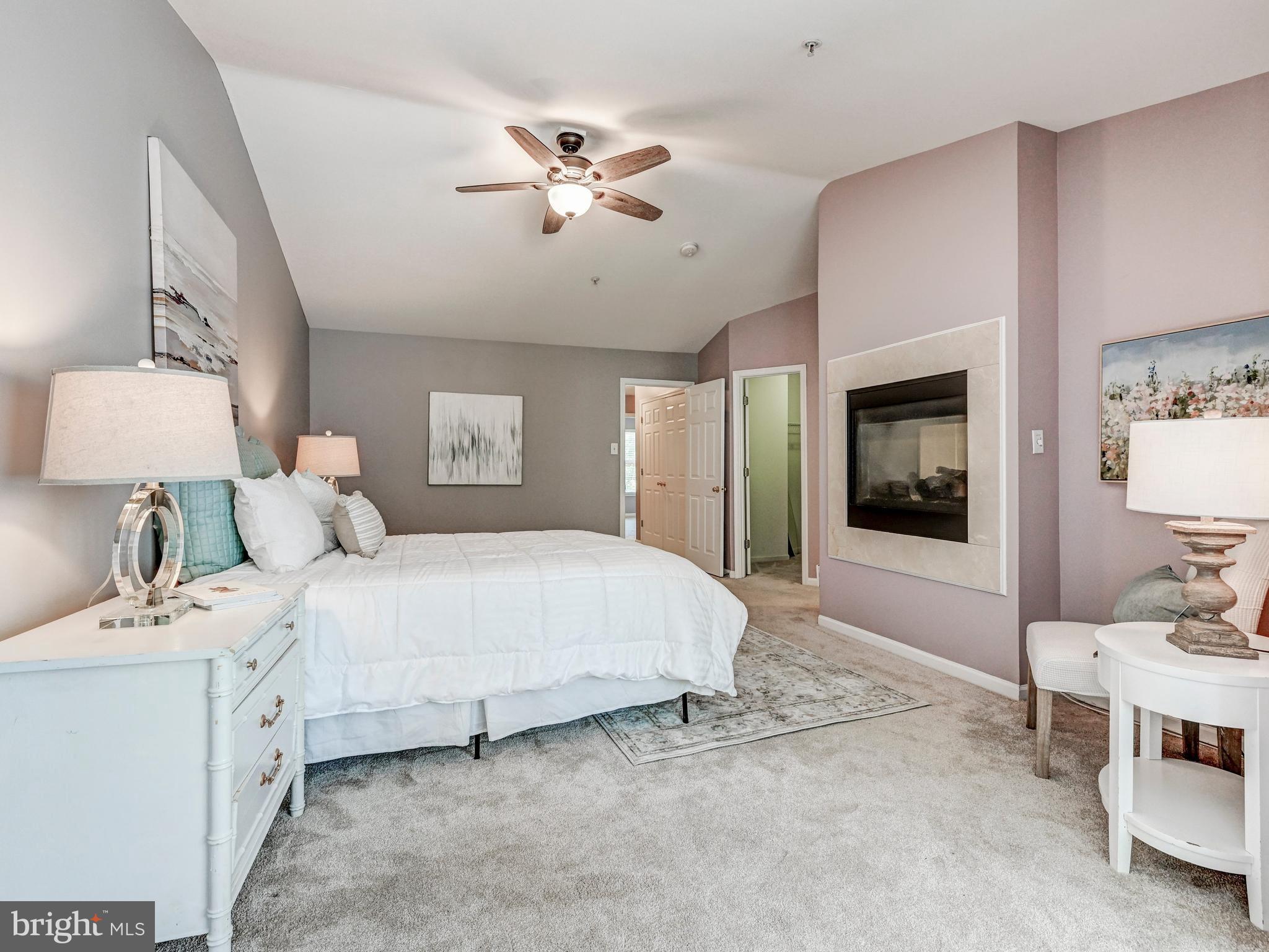 COLLEGE HILLS - Residential