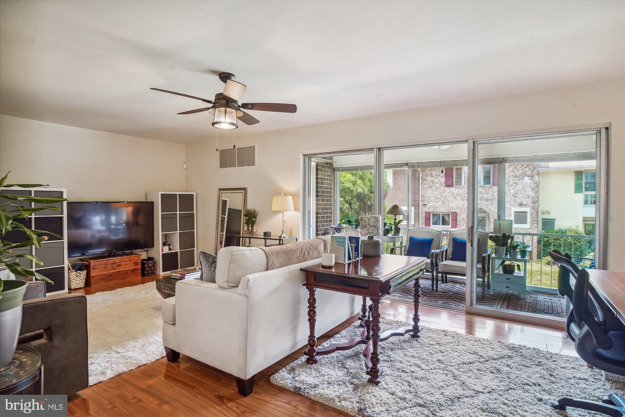 LEISURE WORLD - Residential