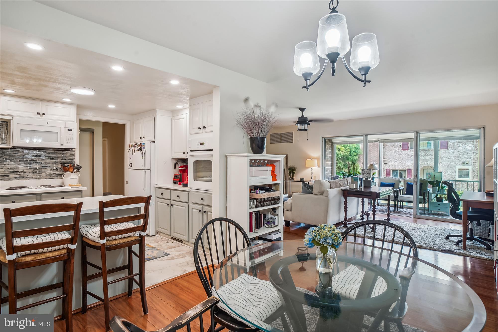 LEISURE WORLD - Residential