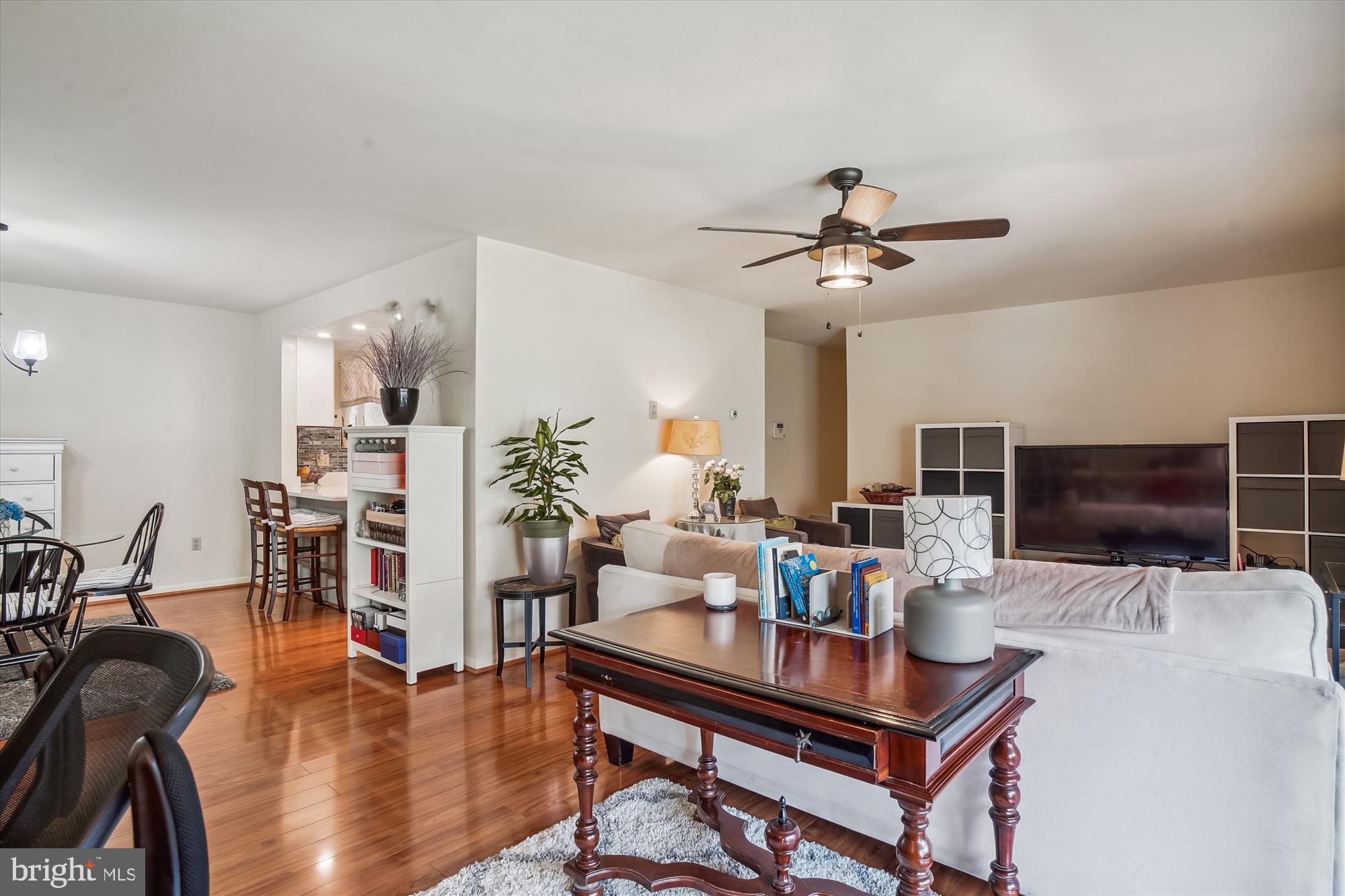 LEISURE WORLD - Residential