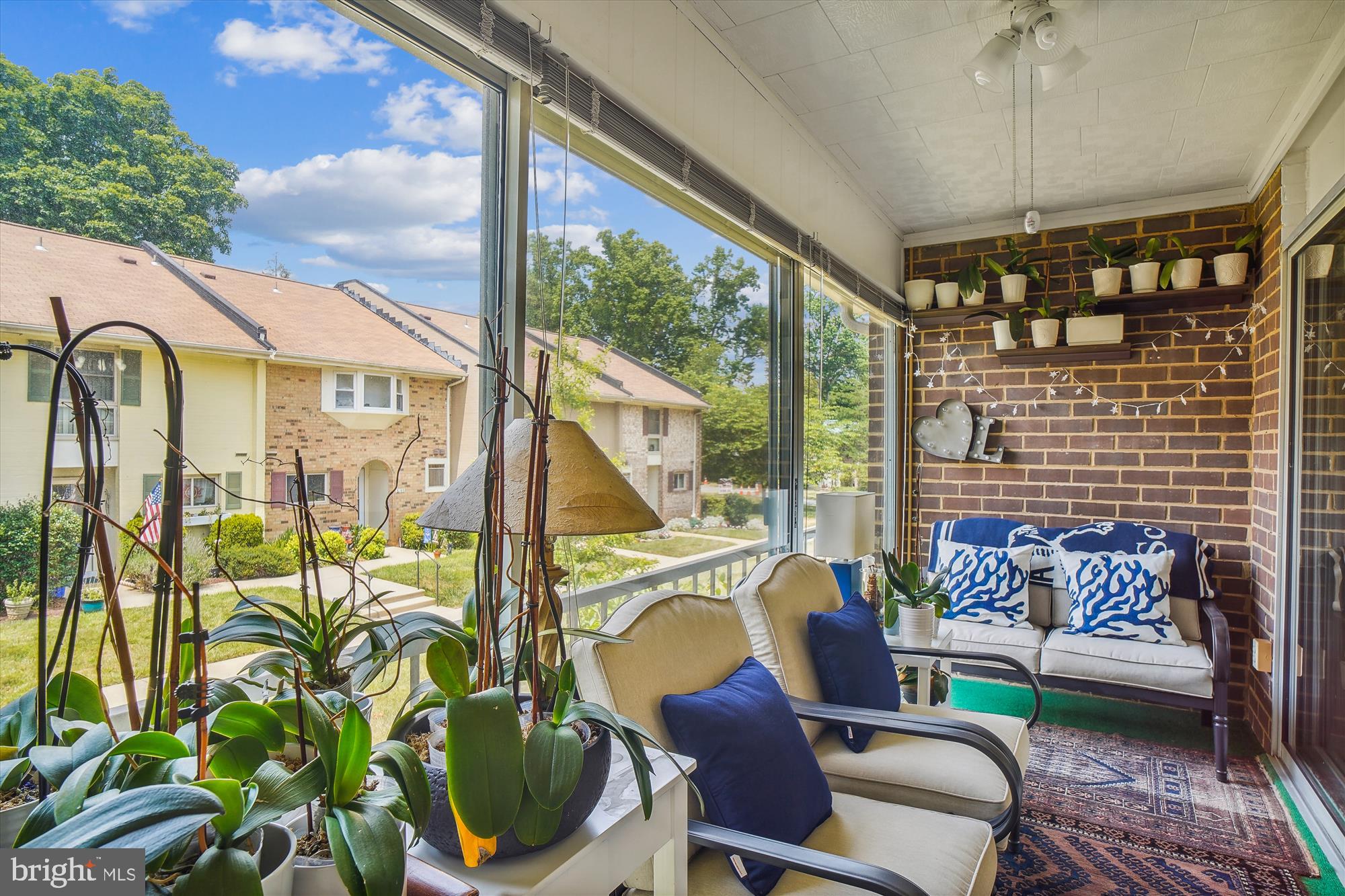 LEISURE WORLD - Residential