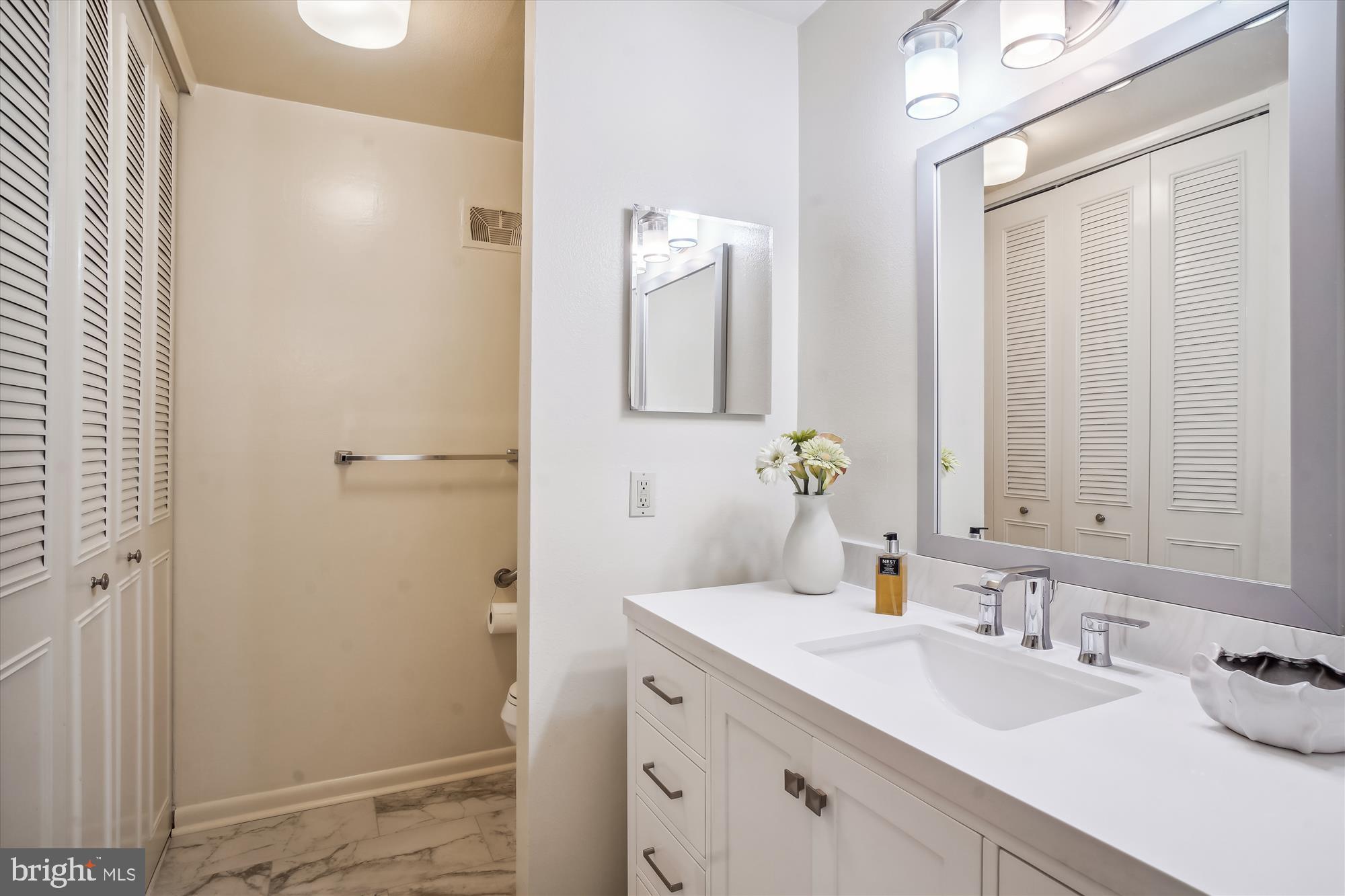 LEISURE WORLD - Residential