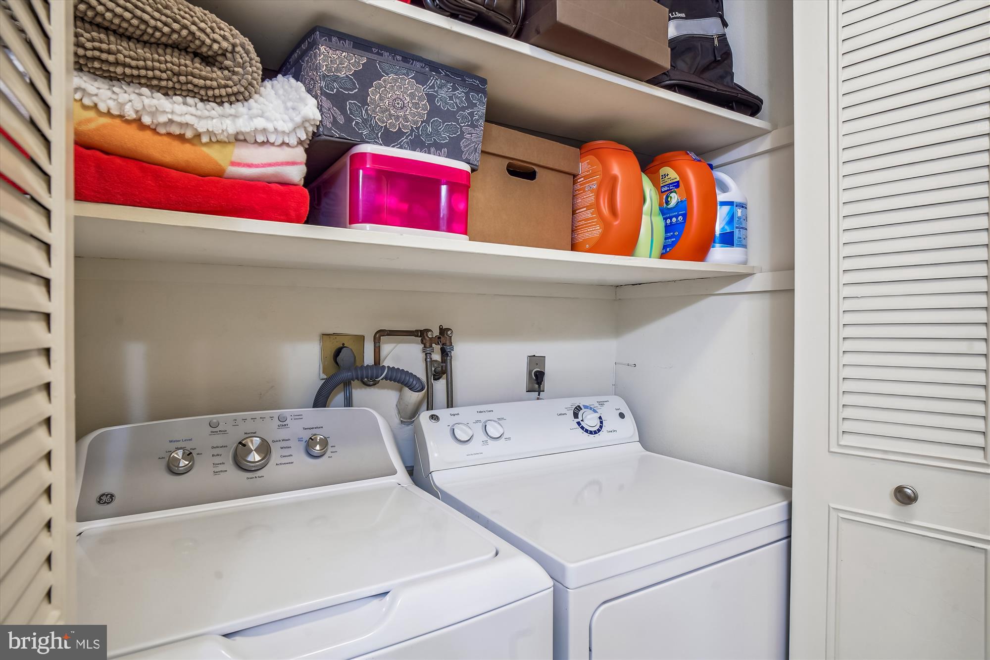 LEISURE WORLD - Residential