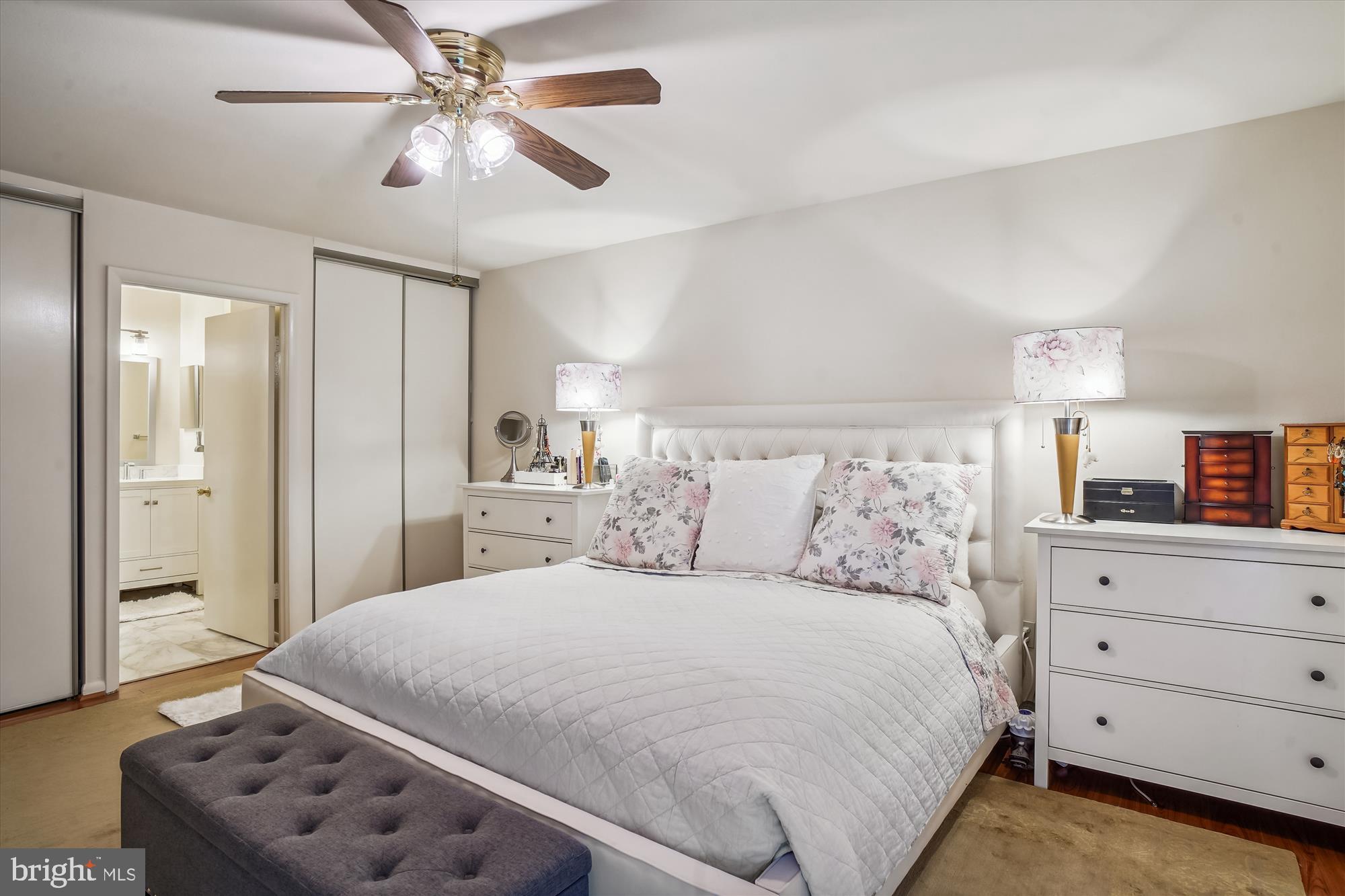 LEISURE WORLD - Residential