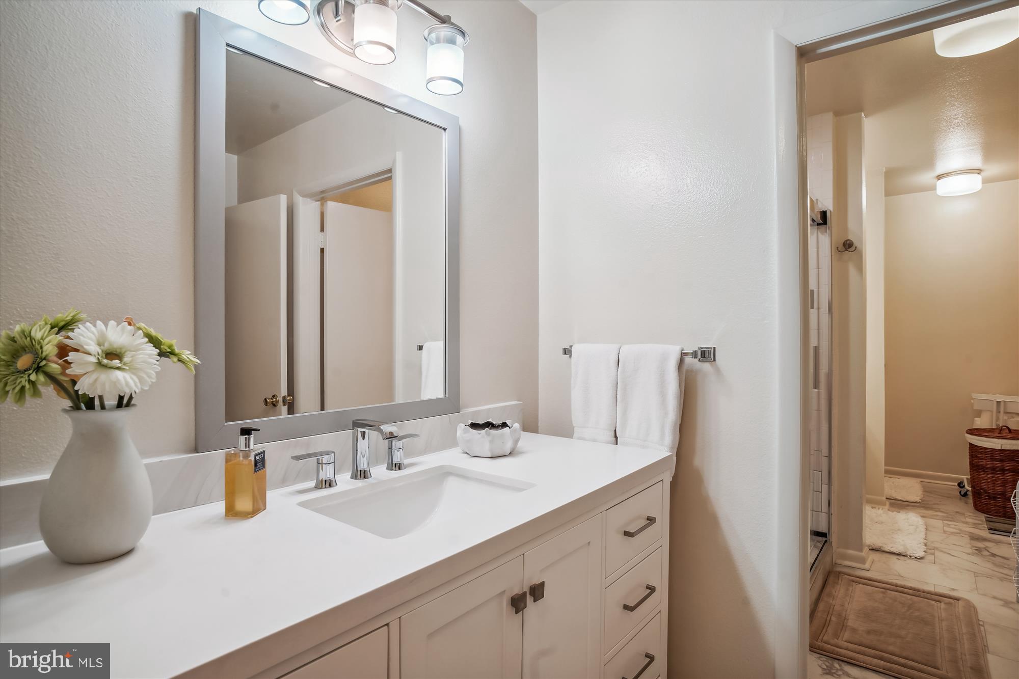 LEISURE WORLD - Residential