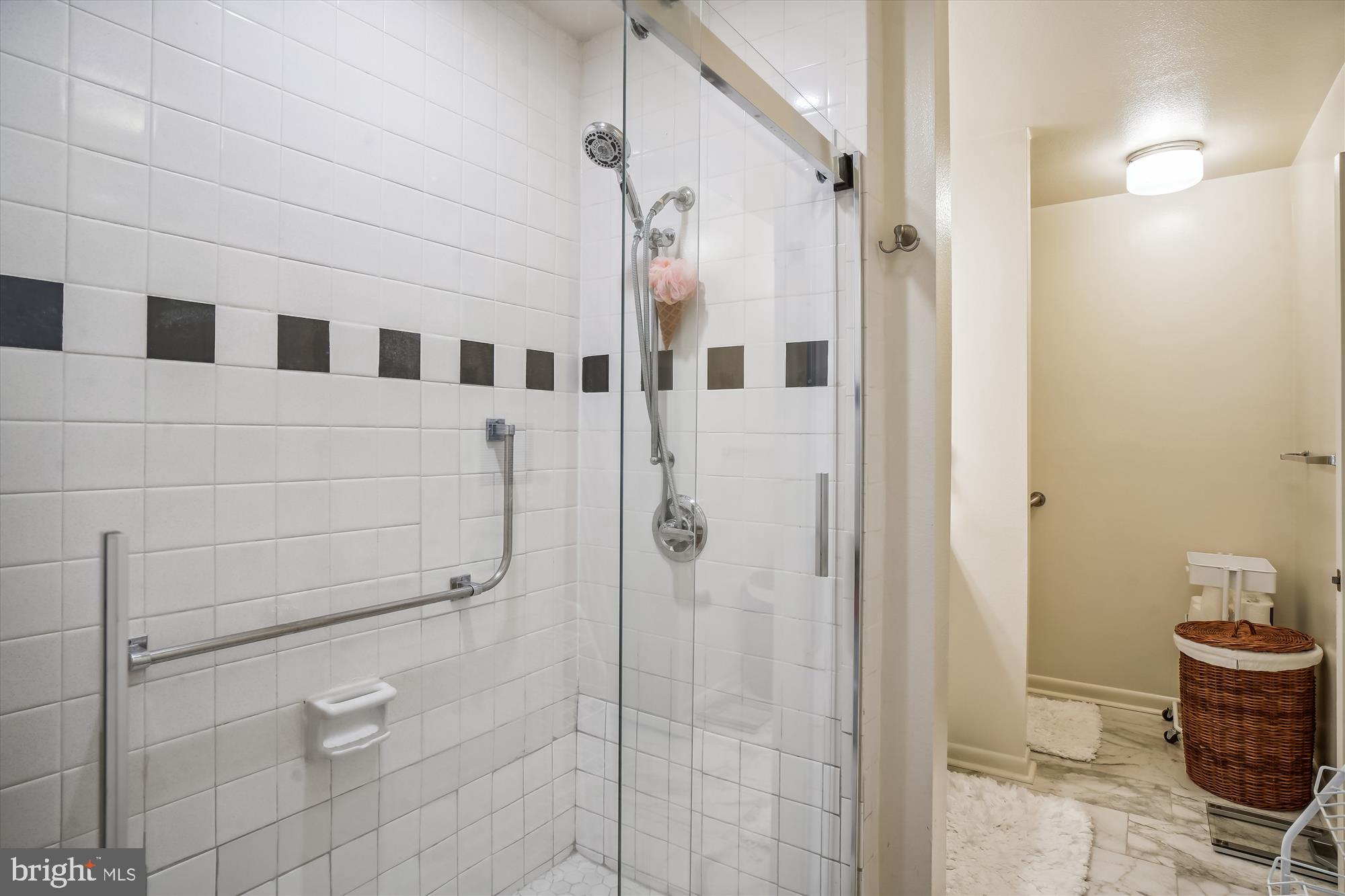 LEISURE WORLD - Residential