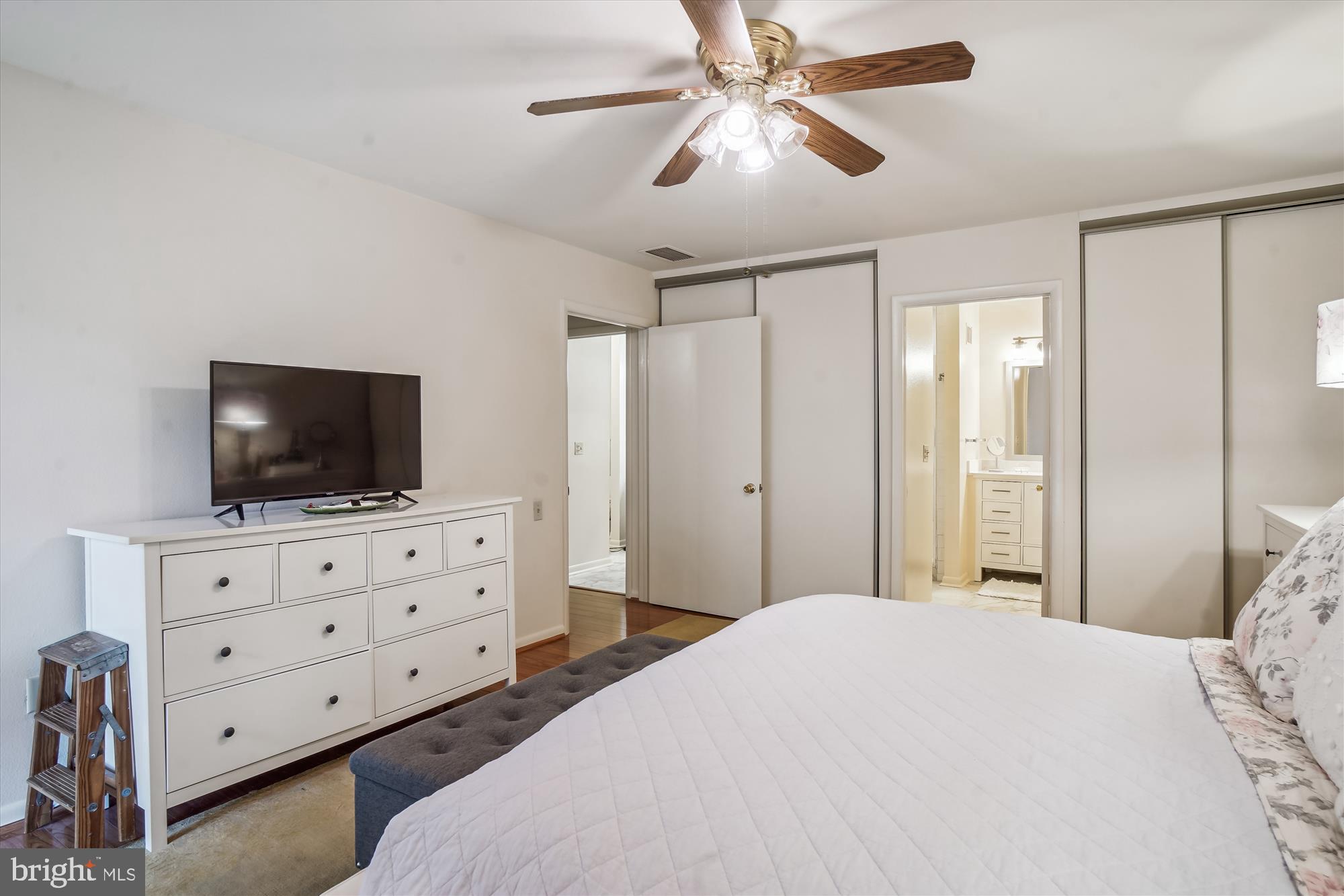 LEISURE WORLD - Residential