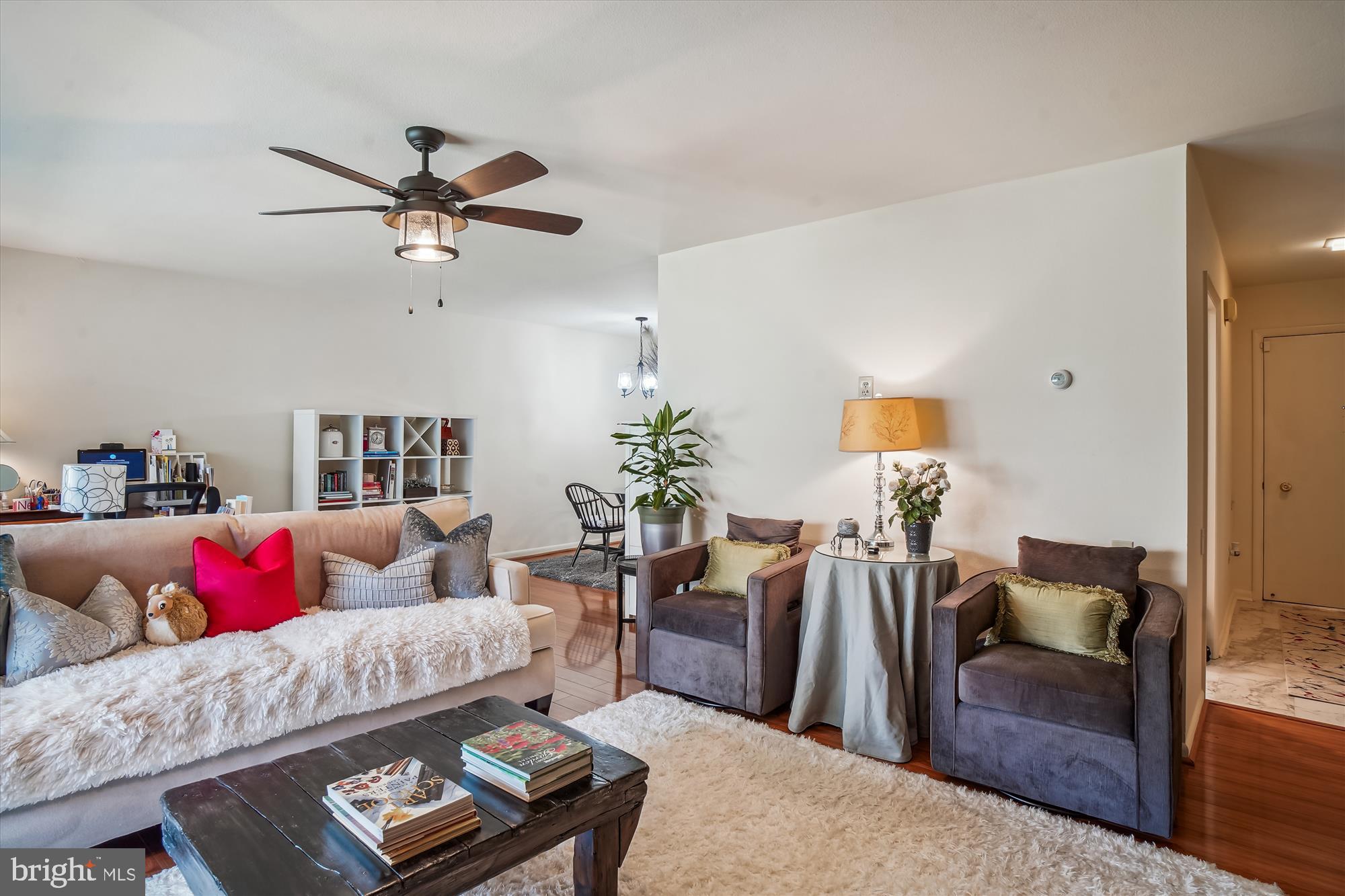 LEISURE WORLD - Residential