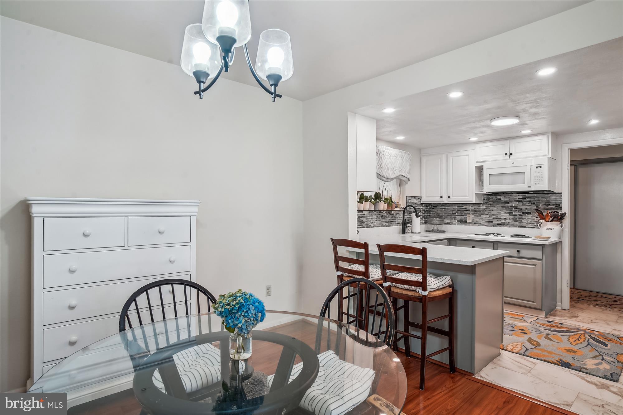 LEISURE WORLD - Residential