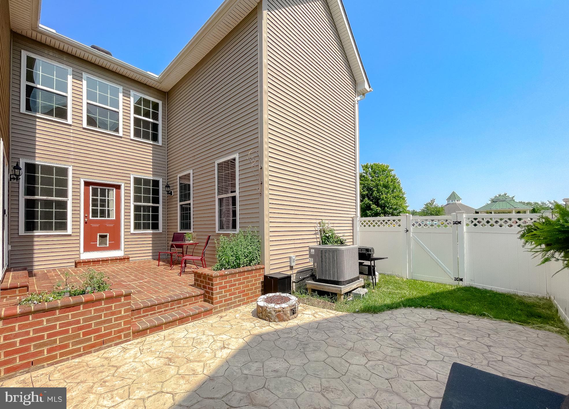 LEONARDS GRANT - Residential