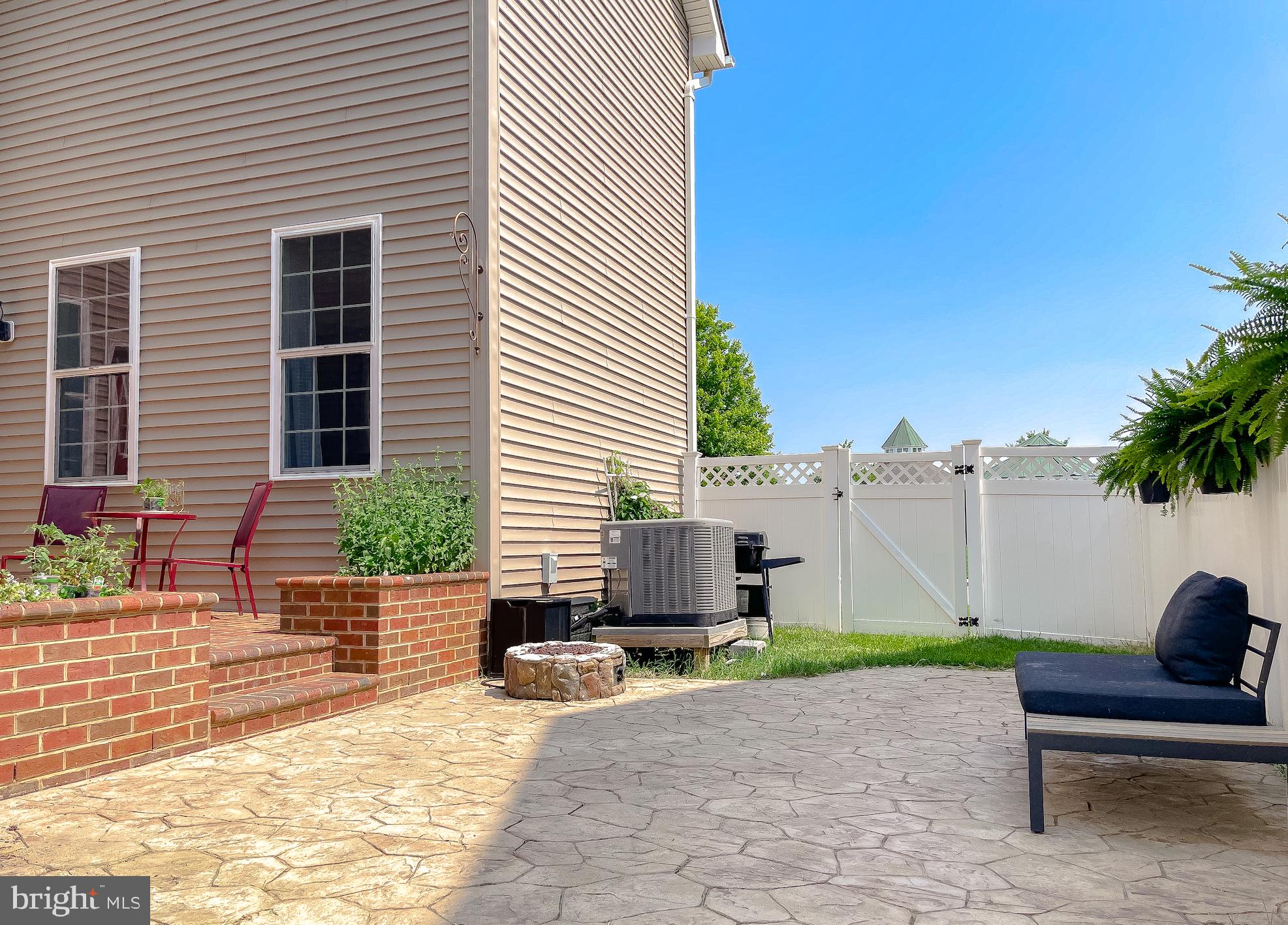 LEONARDS GRANT - Residential