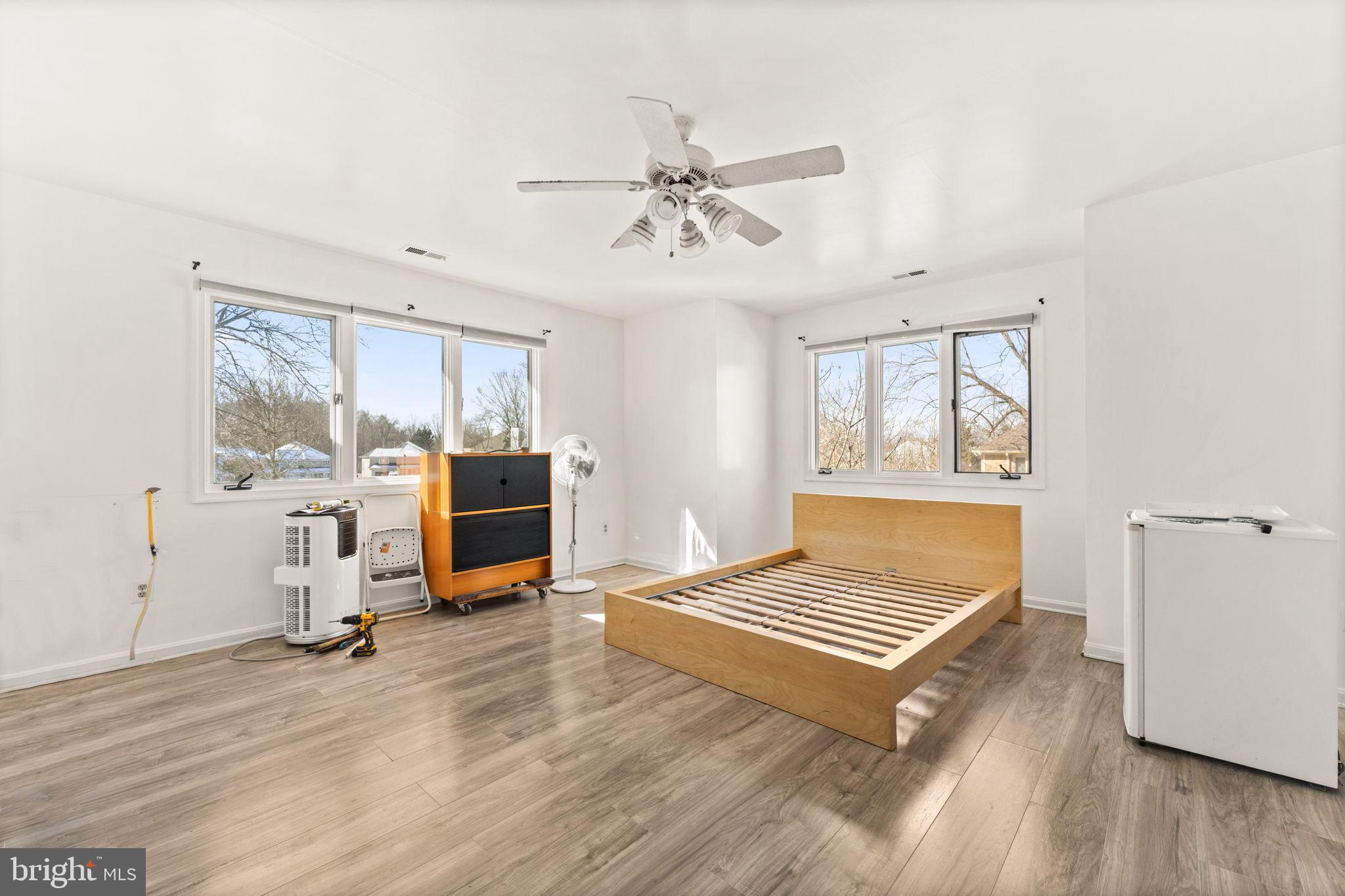 LOWES ISLAND - Residential