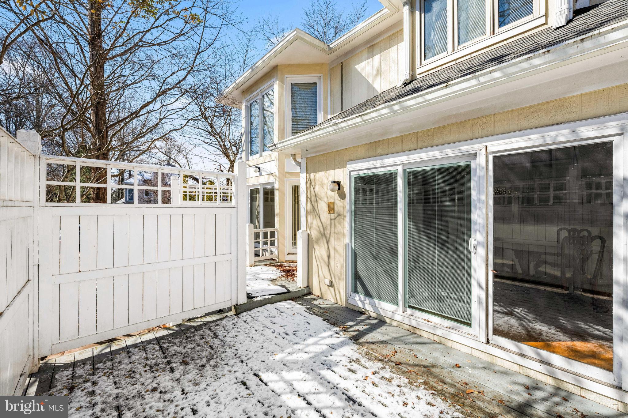 LOWES ISLAND - Residential