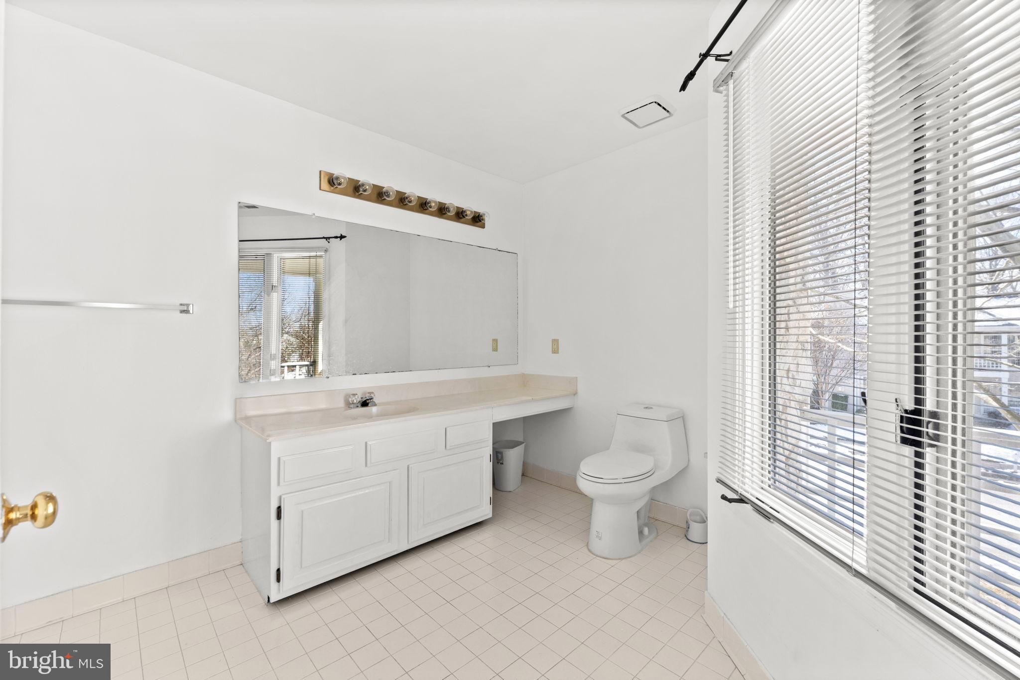 LOWES ISLAND - Residential